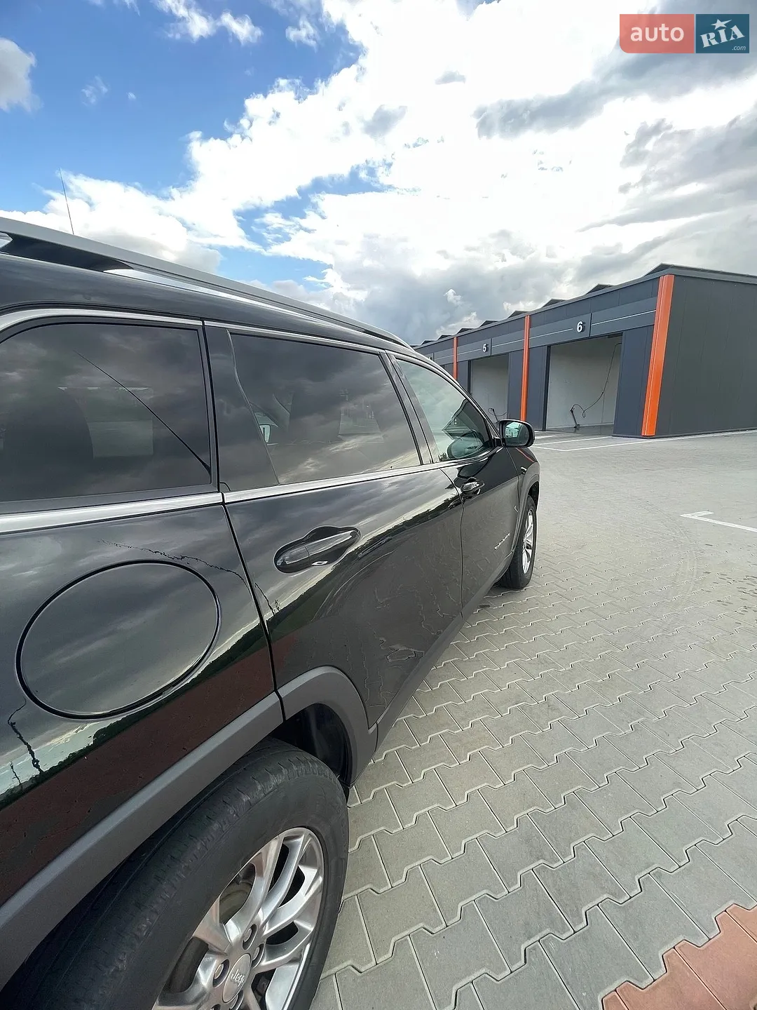 2018 Jeep Cherokee - мініатюра 17