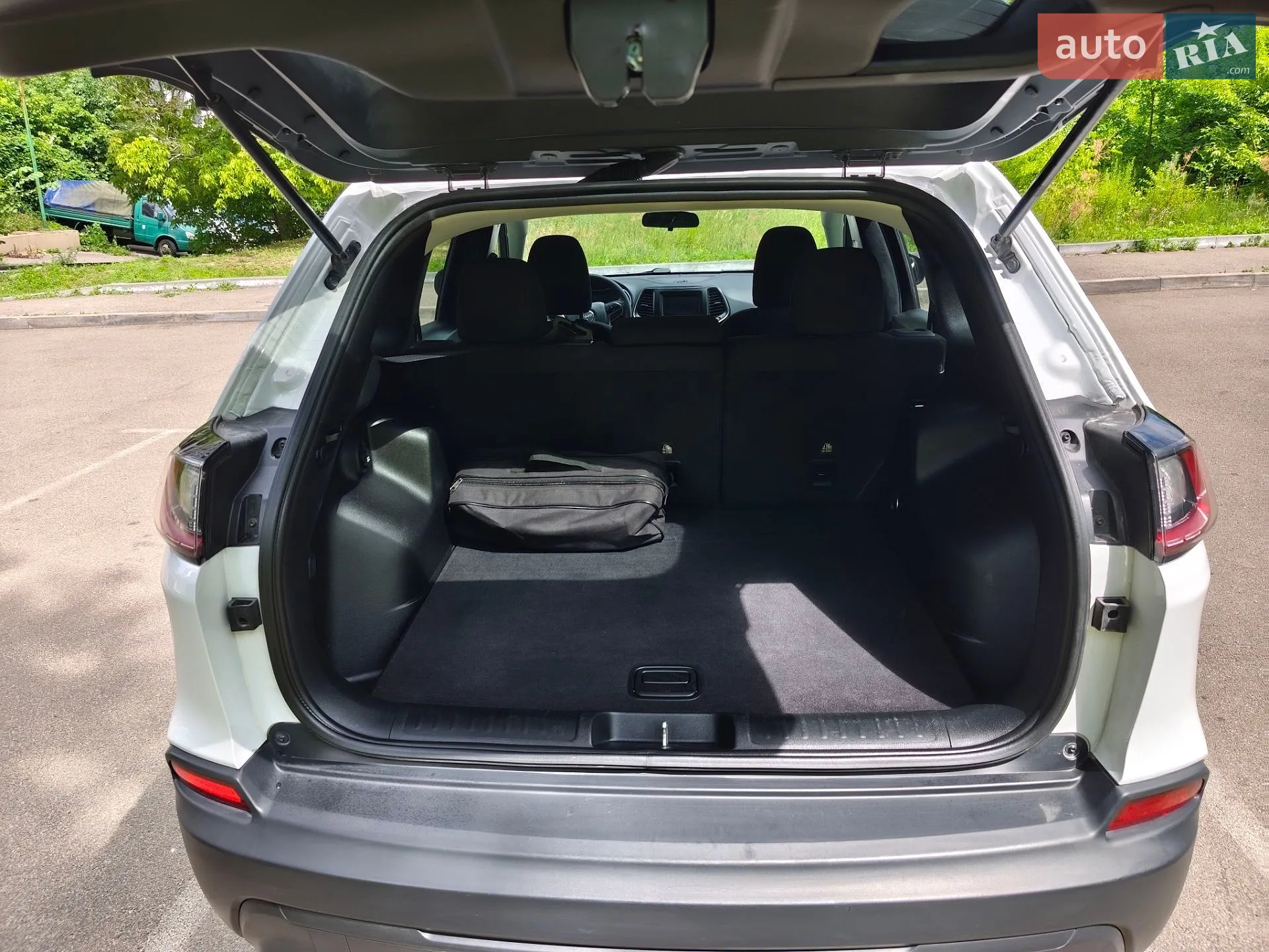 2019 Jeep Cherokee - мініатюра 9