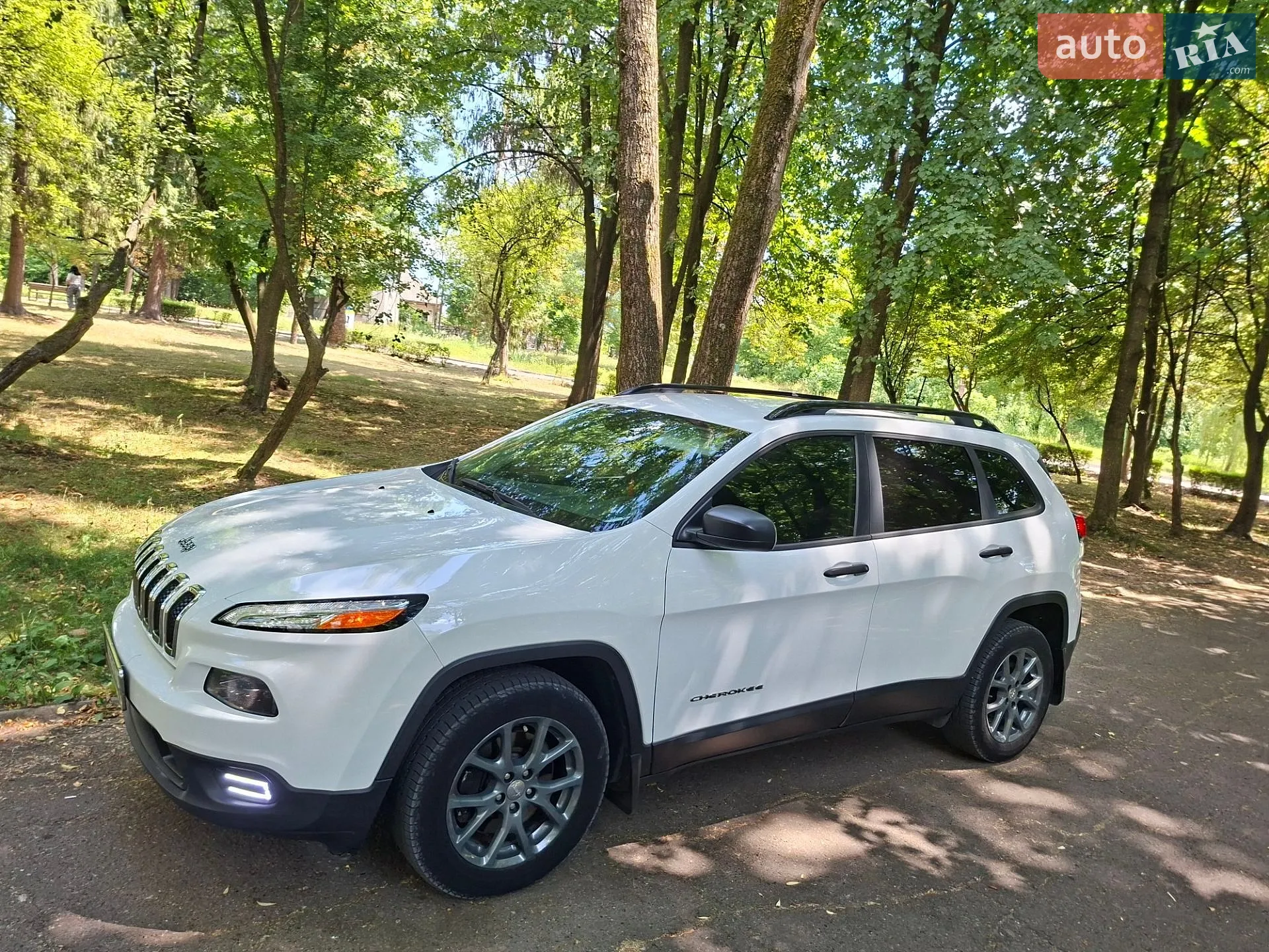 2016 Jeep Cherokee - мініатюра 2