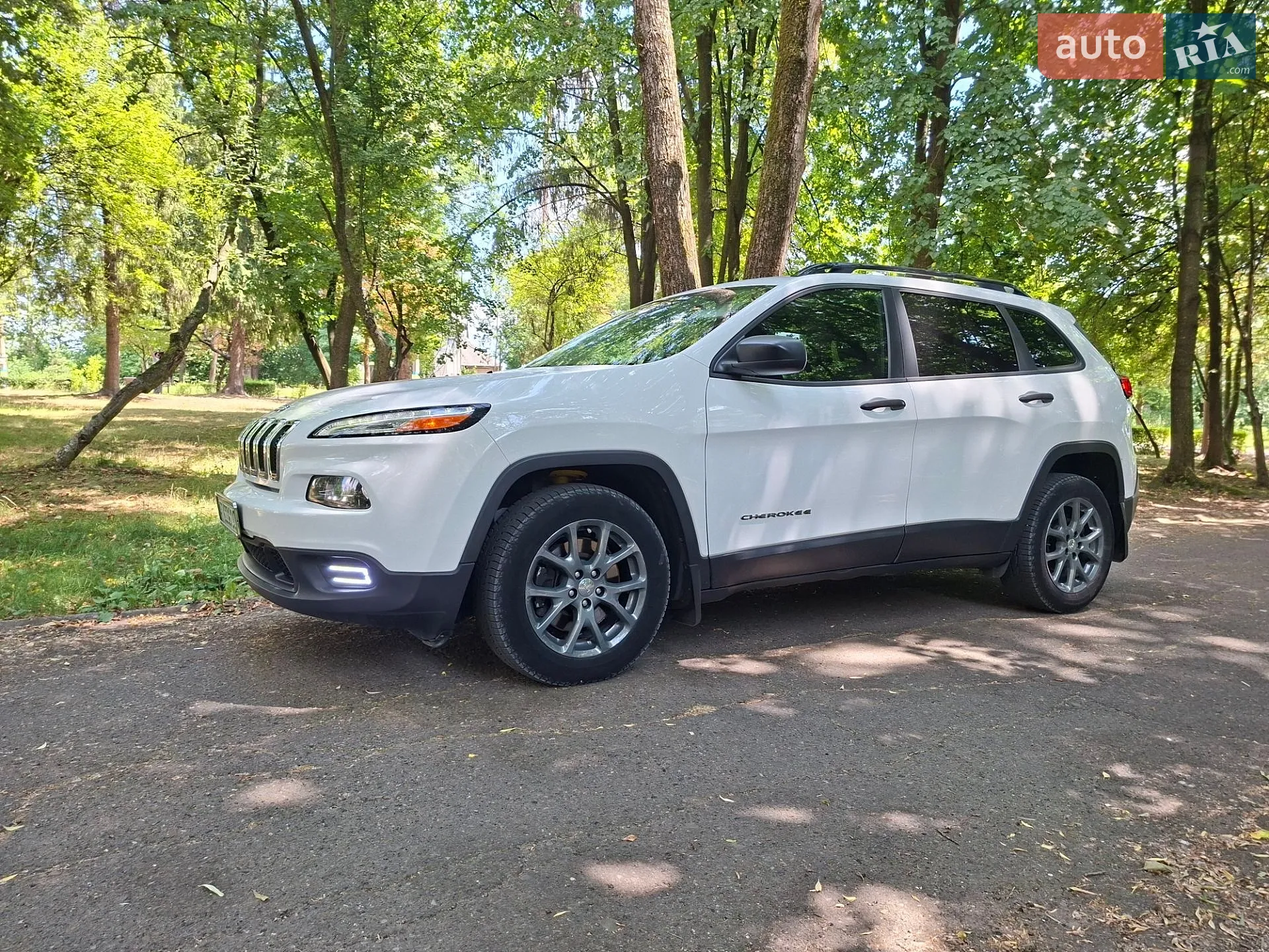 2016 Jeep Cherokee - мініатюра 4