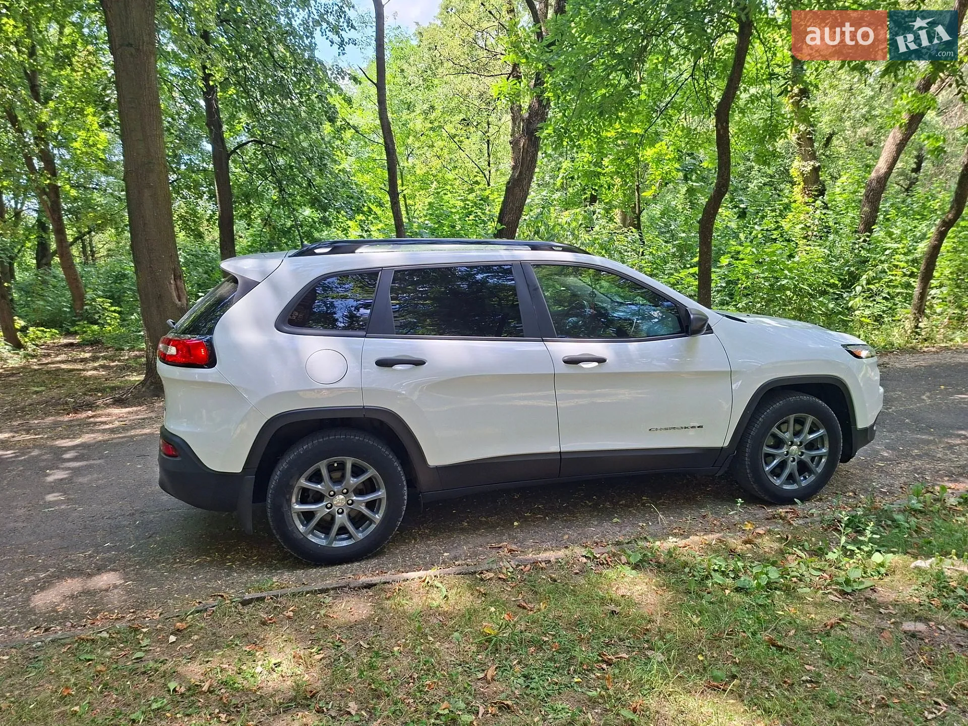 2016 Jeep Cherokee - мініатюра 9