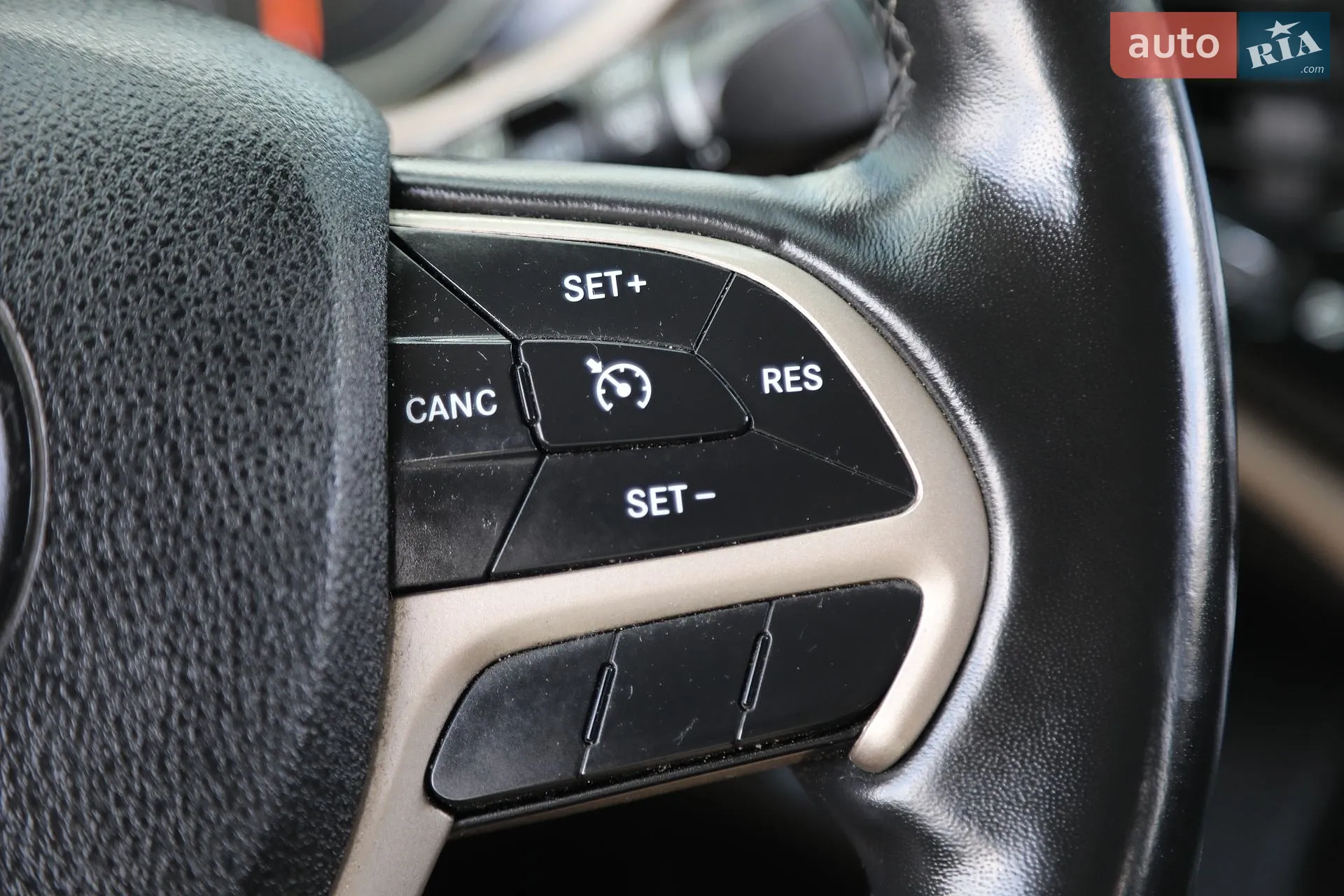 2016 Jeep Cherokee - мініатюра 24