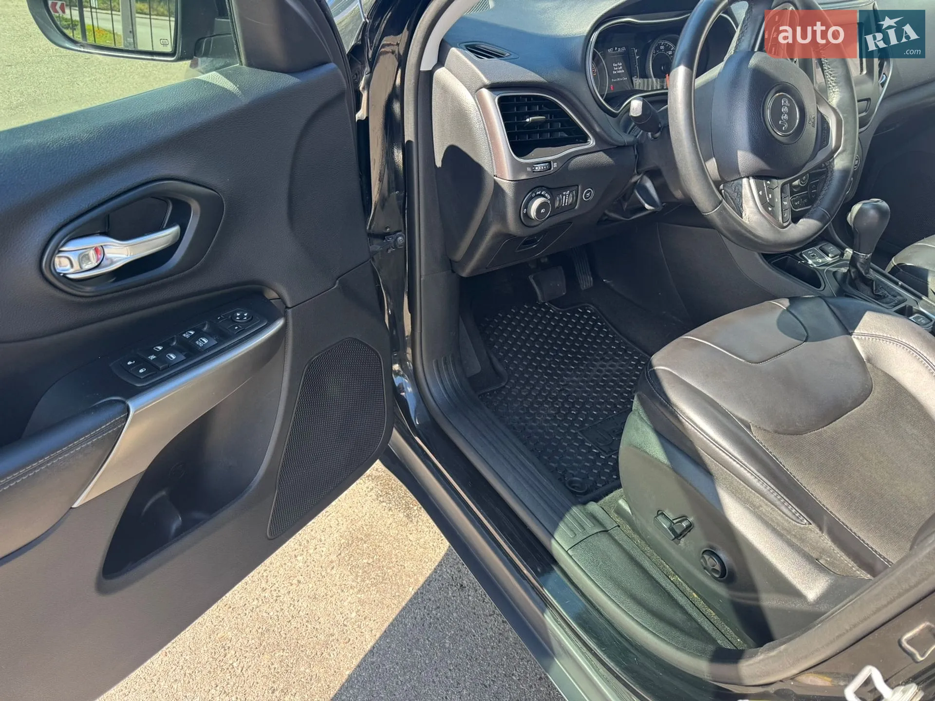 2018 Jeep Cherokee - мініатюра 16