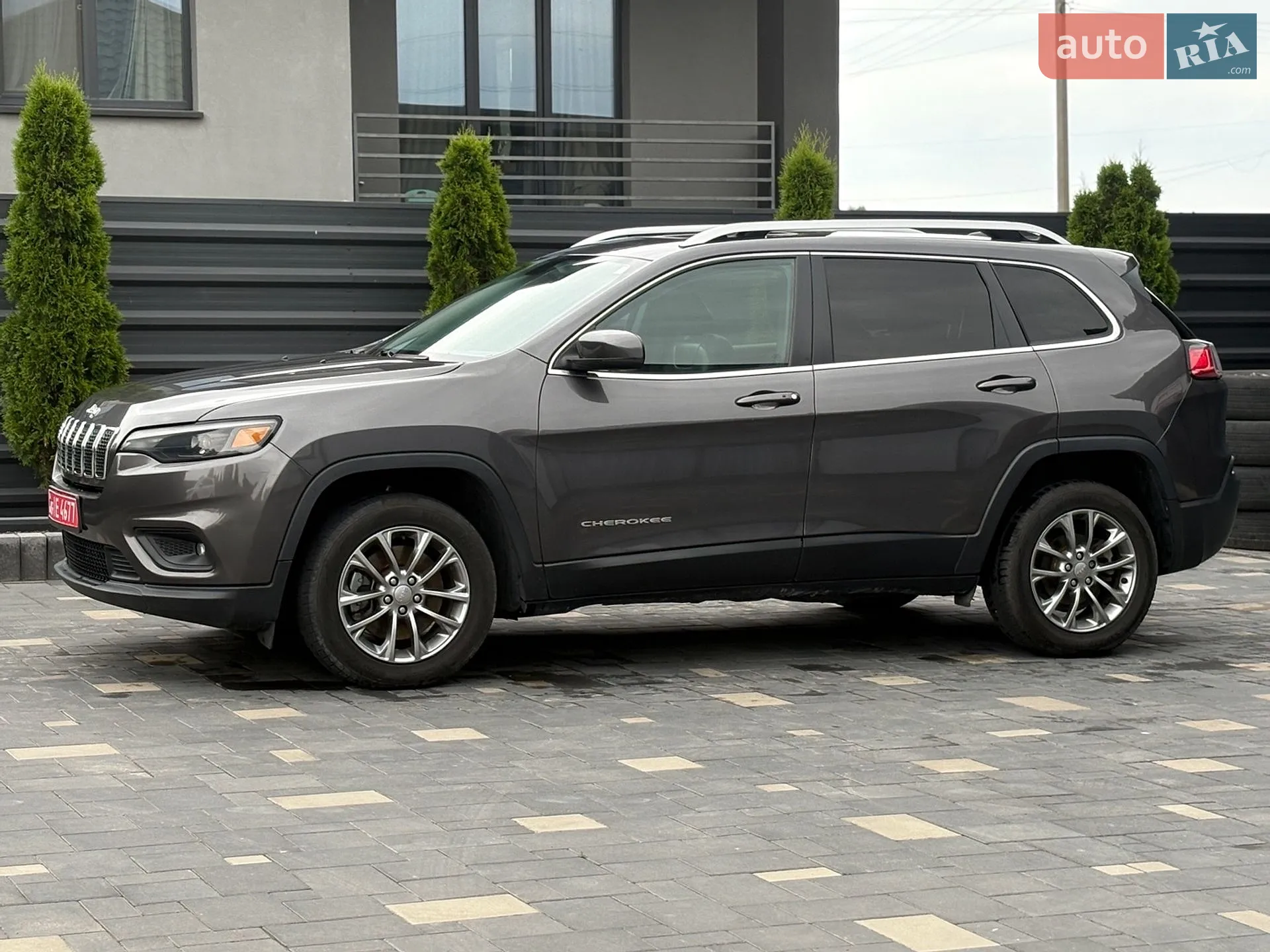 2019 Jeep Cherokee - мініатюра 12