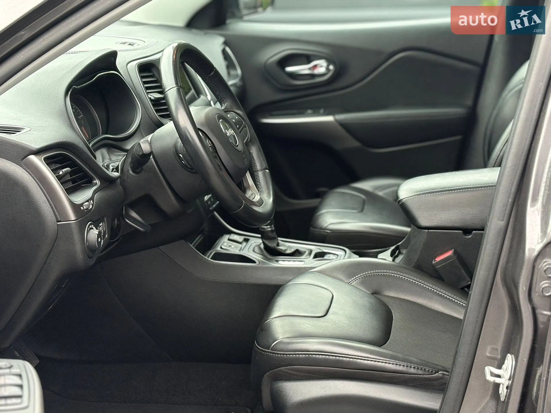 2019 Jeep Cherokee - мініатюра 26