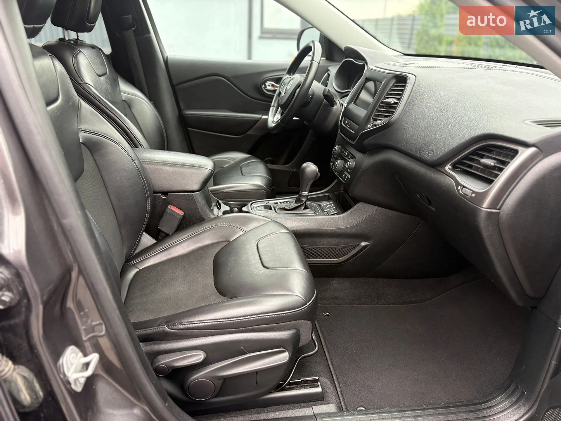 2019 Jeep Cherokee - мініатюра 30