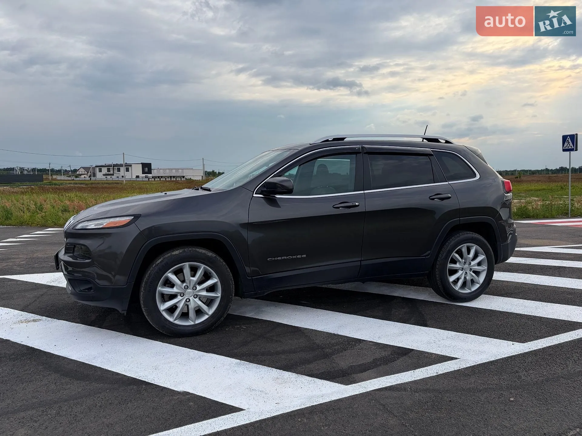 2017 Jeep Cherokee - мініатюра 3