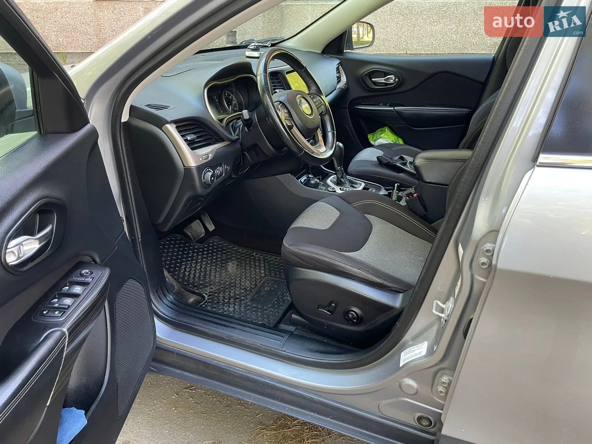2013 Jeep Cherokee - мініатюра 22