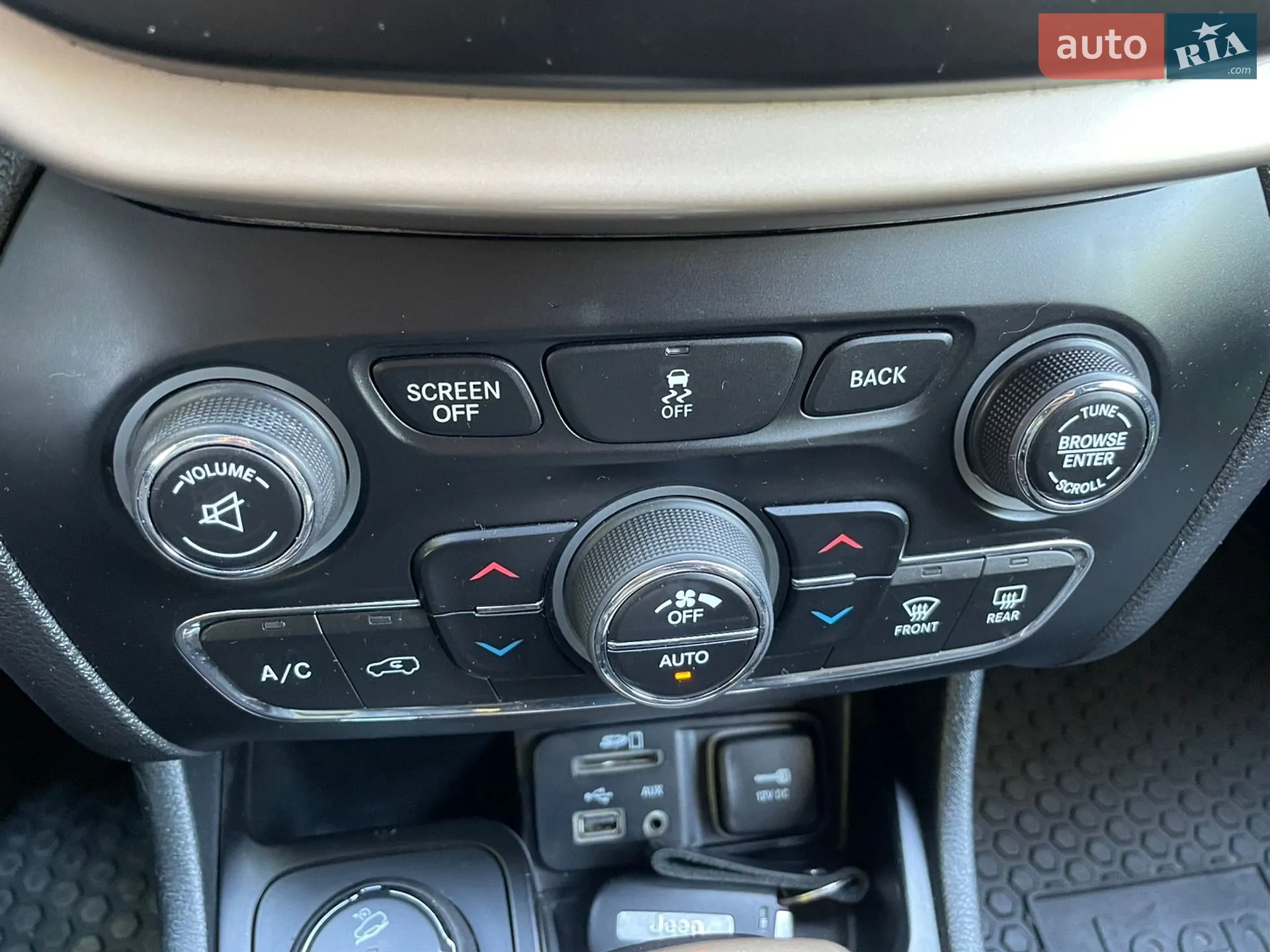 2013 Jeep Cherokee - мініатюра 32