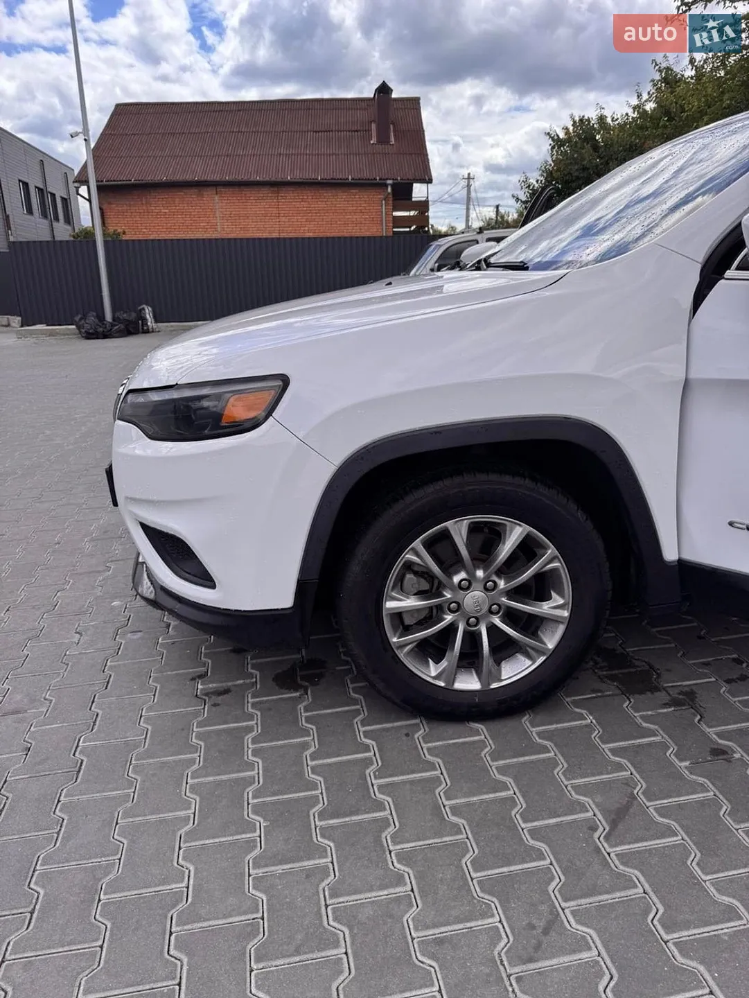 2020 Jeep Cherokee - мініатюра 13