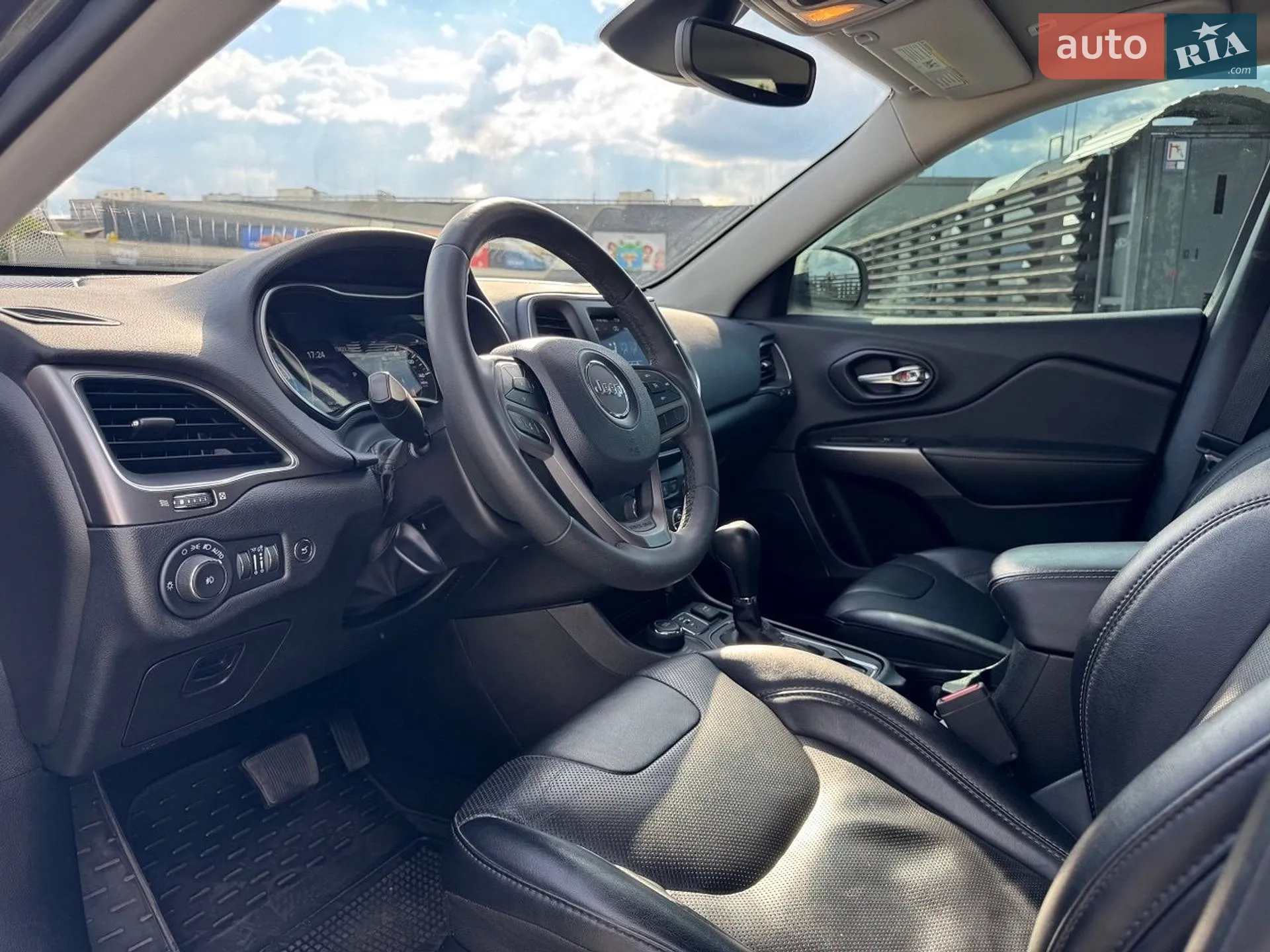 2022 Jeep Cherokee - мініатюра 12