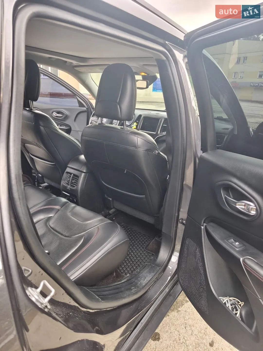 2019 Jeep Cherokee - мініатюра 16