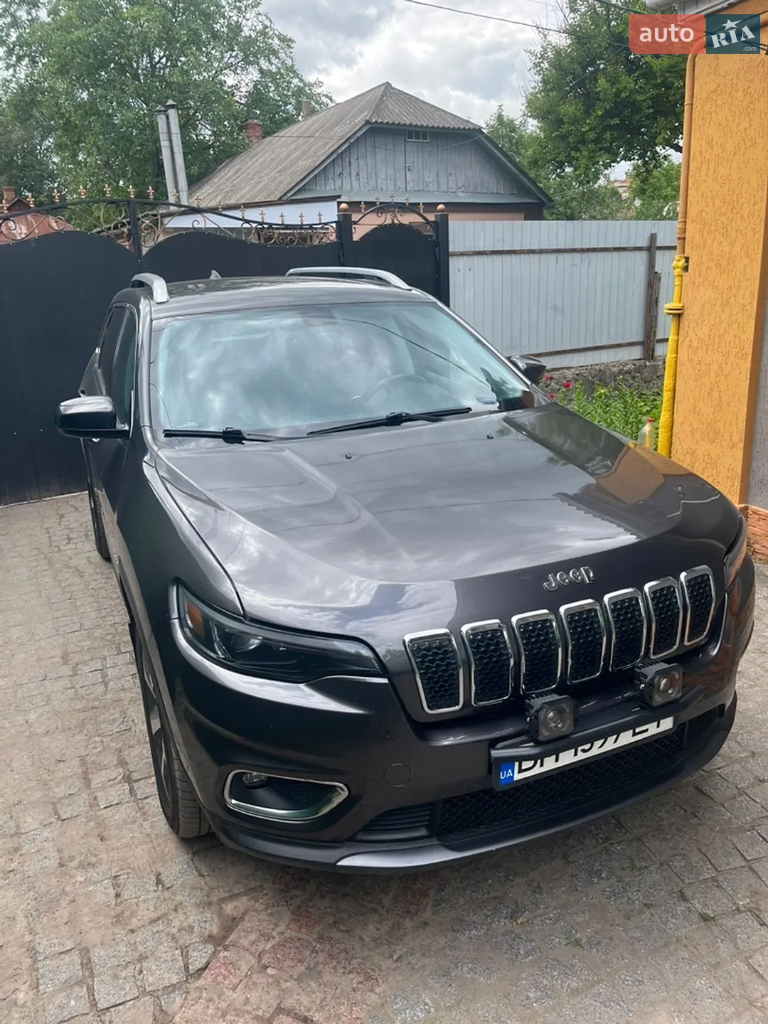 2020 Jeep Cherokee - мініатюра 3