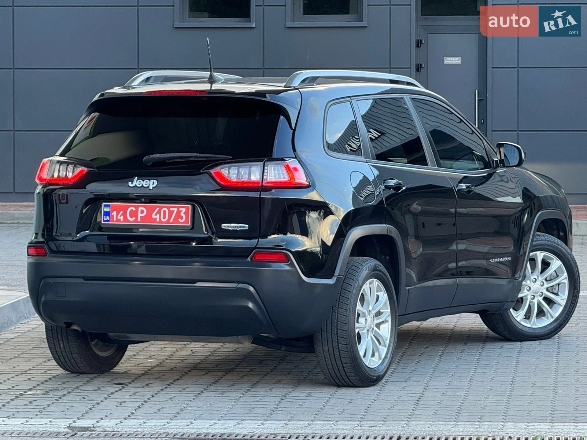 2020 Jeep Cherokee - мініатюра 32