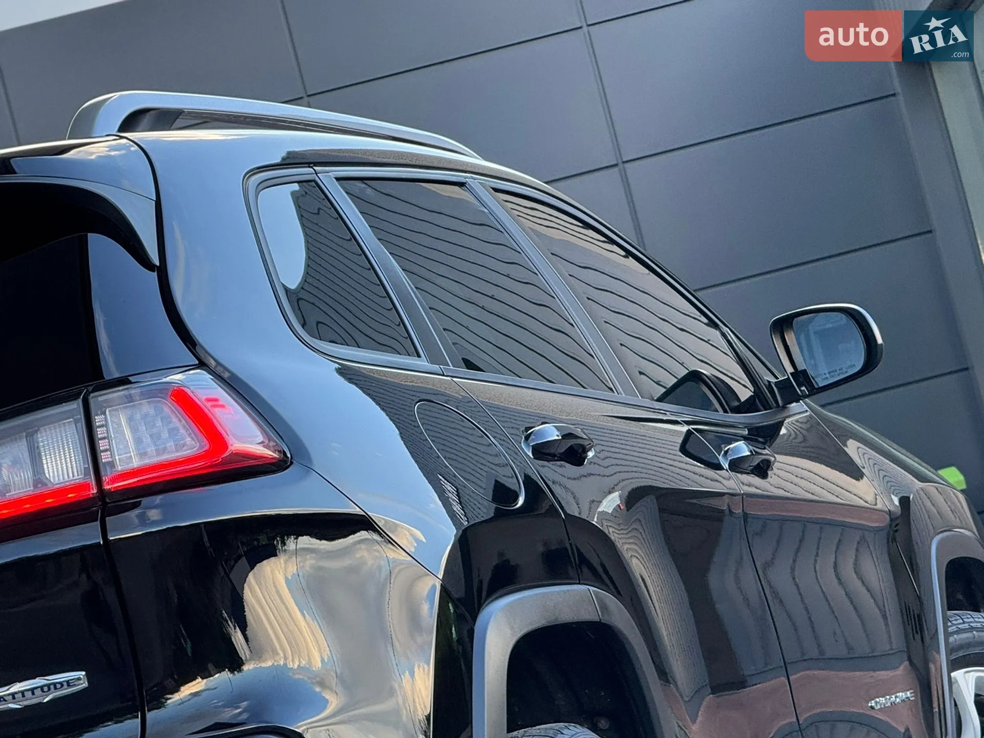 2020 Jeep Cherokee - мініатюра 37