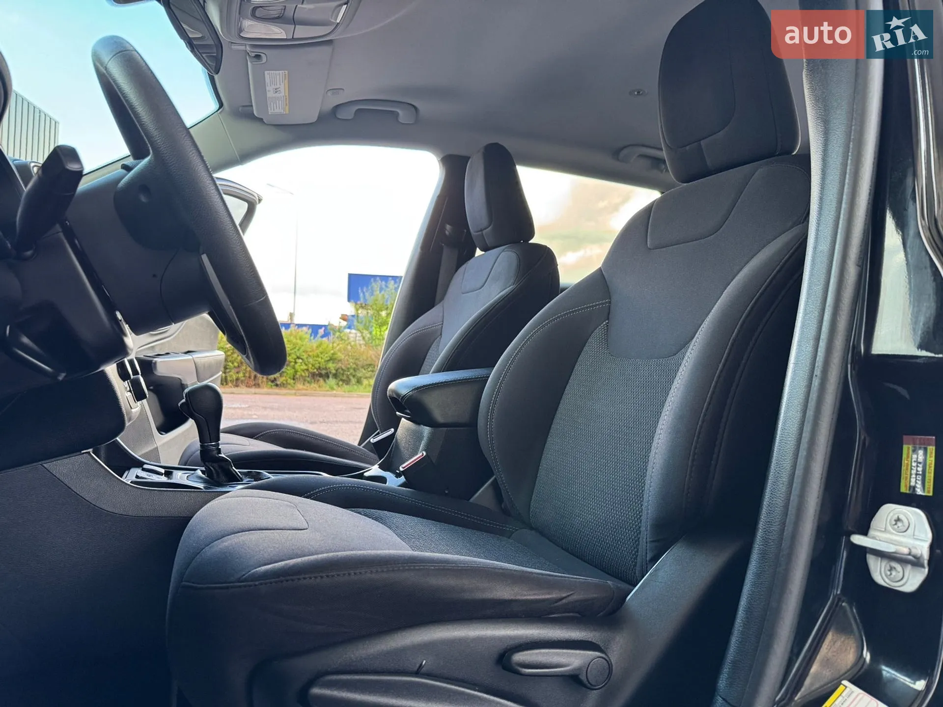 2020 Jeep Cherokee - мініатюра 75