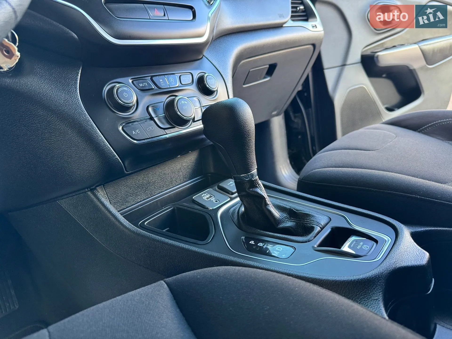 2020 Jeep Cherokee - мініатюра 82