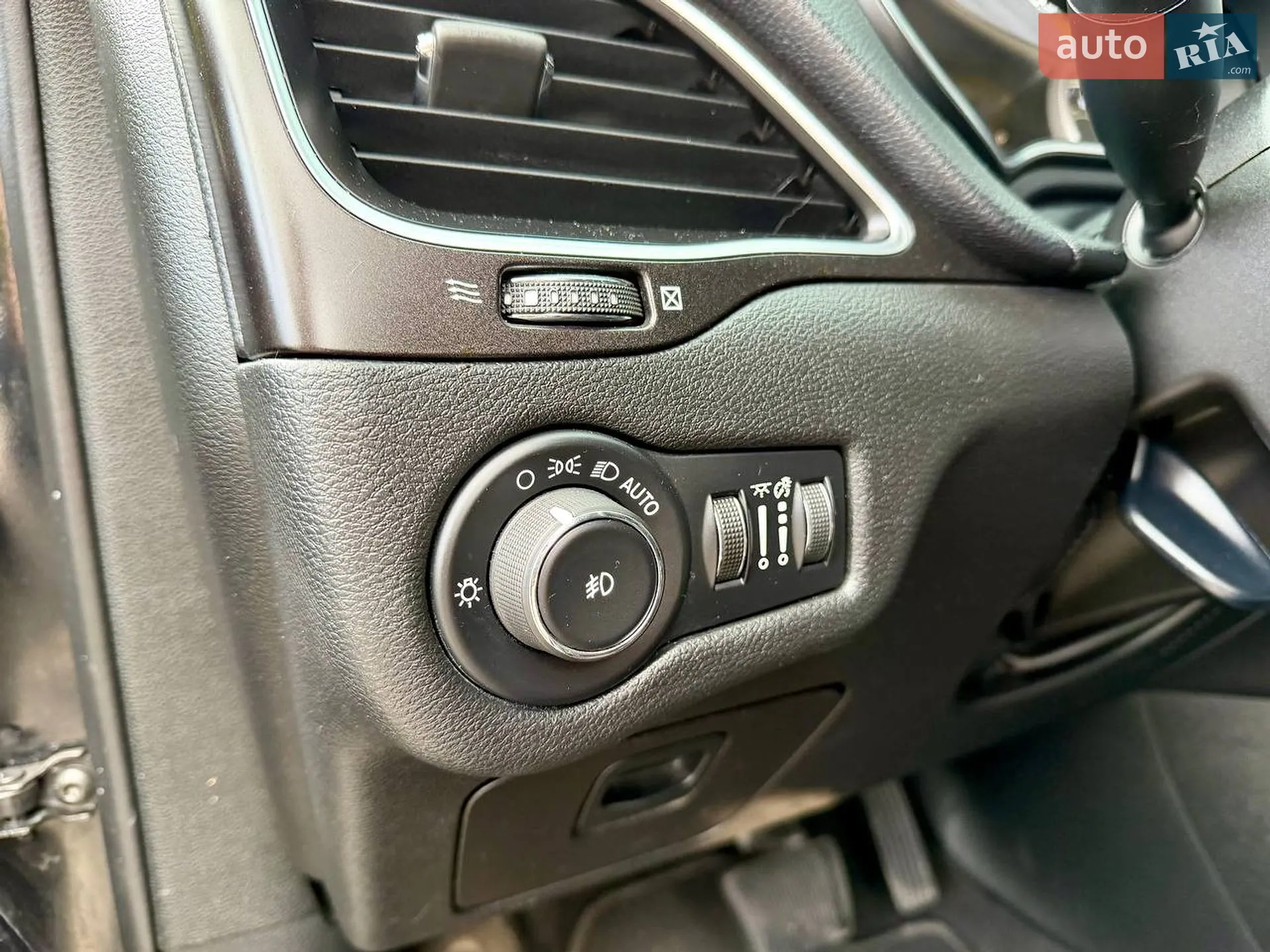 2018 Jeep Cherokee - мініатюра 12