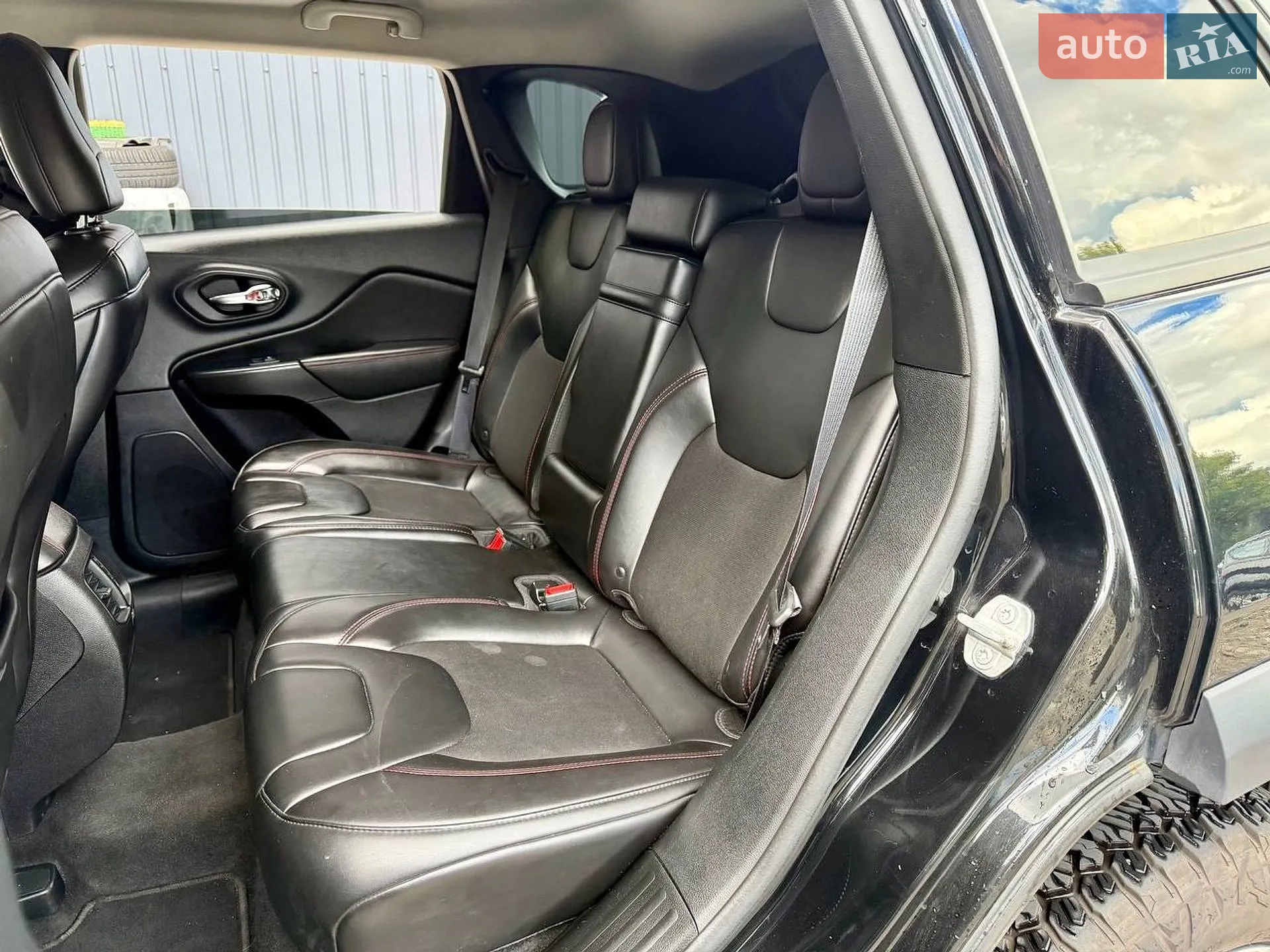 2018 Jeep Cherokee - мініатюра 14