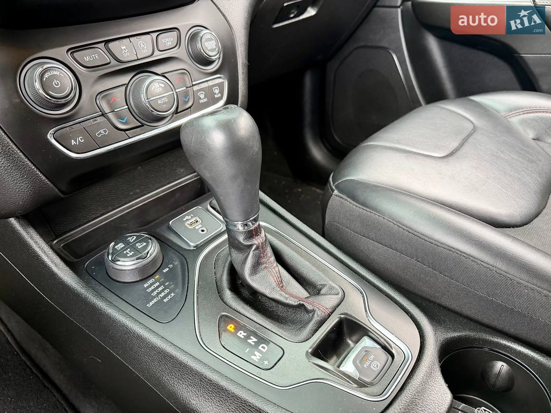 2018 Jeep Cherokee - мініатюра 19