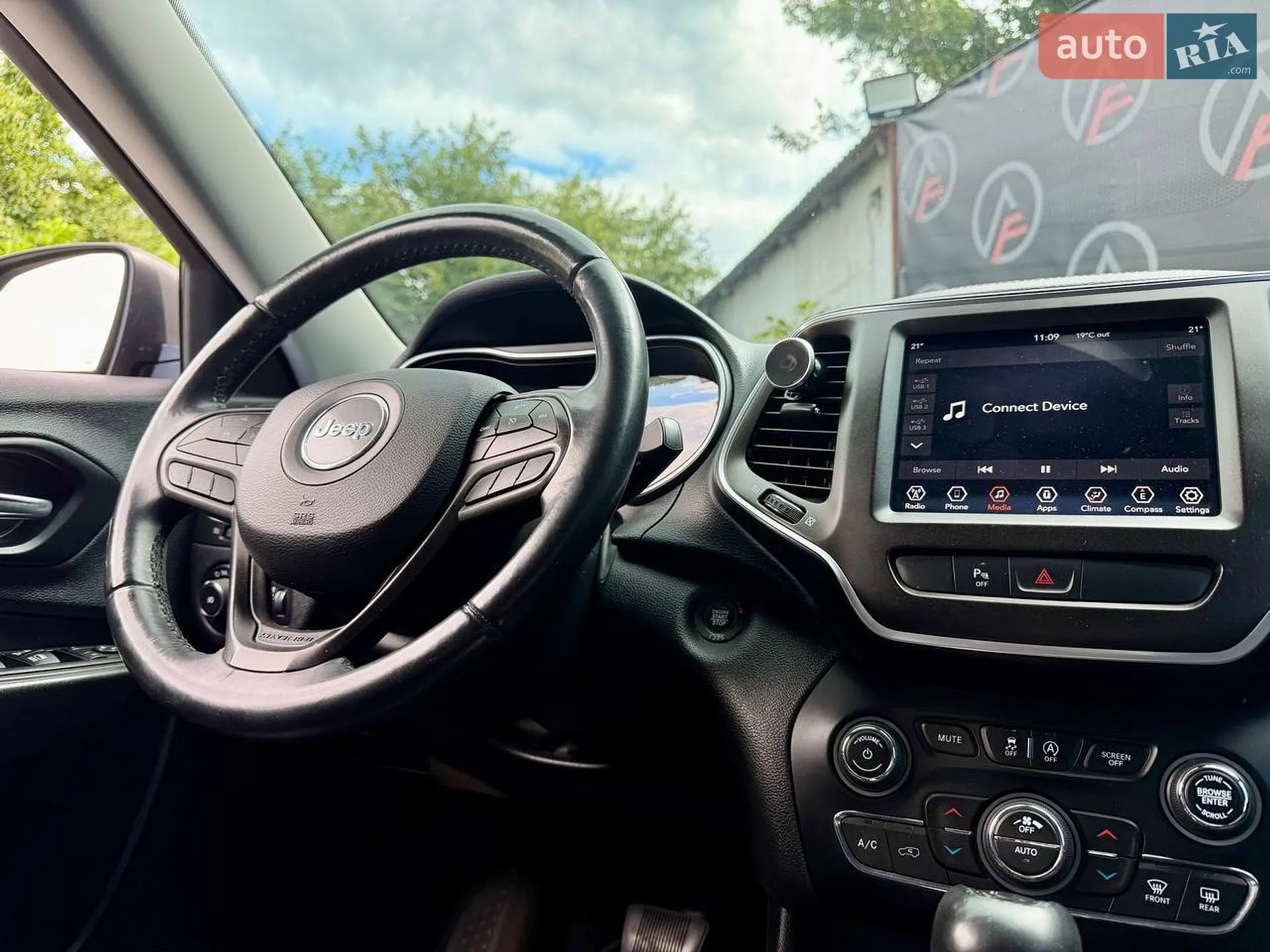 2018 Jeep Cherokee - мініатюра 27