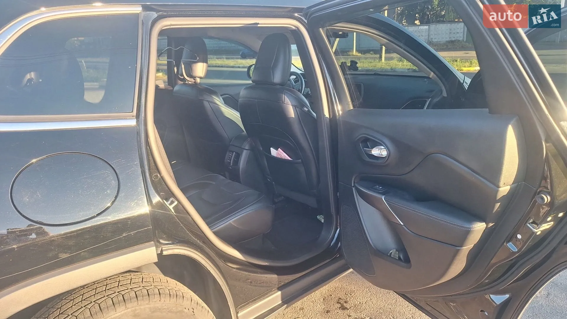2019 Jeep Cherokee - мініатюра 13