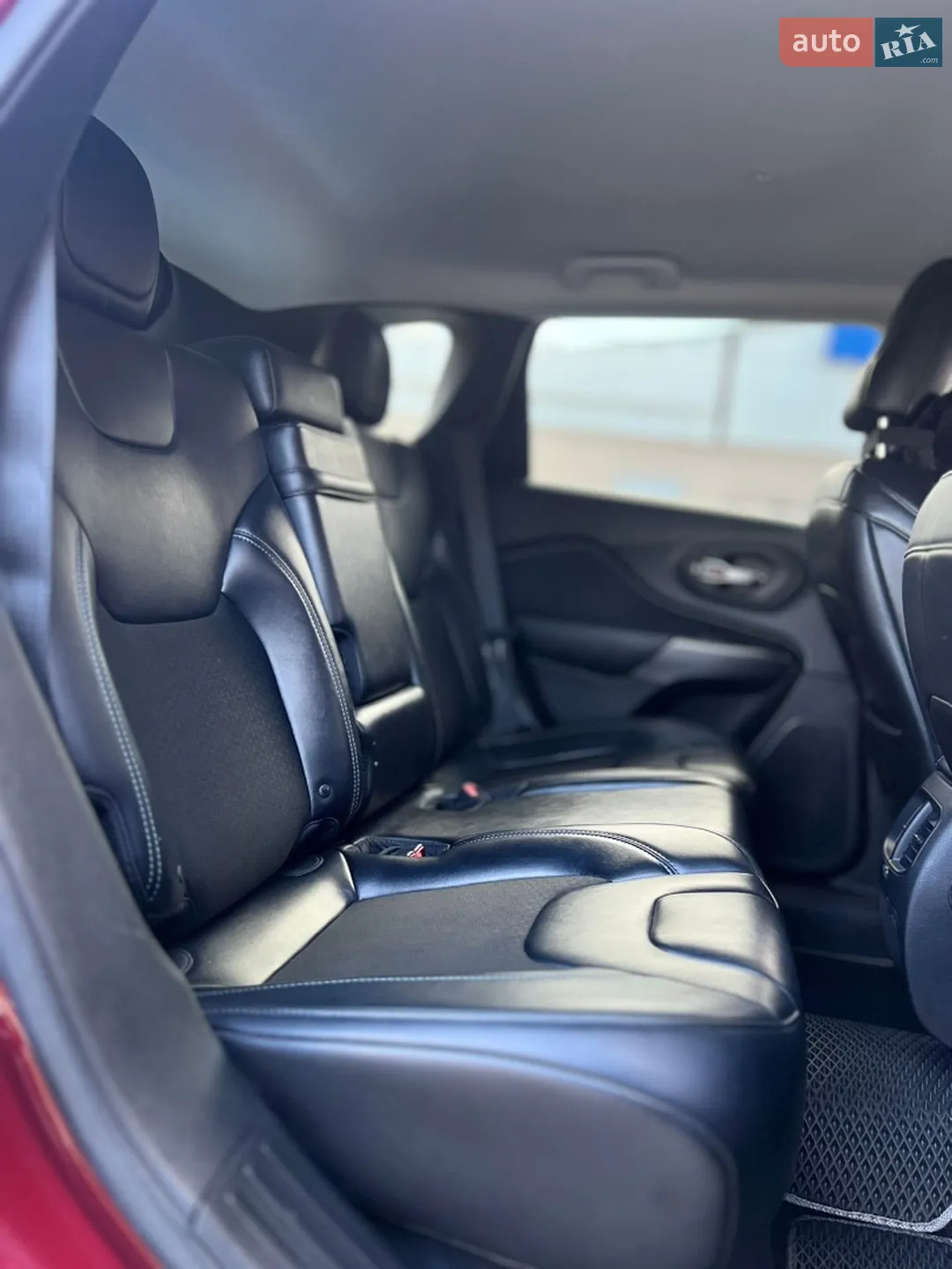 2018 Jeep Cherokee - мініатюра 14