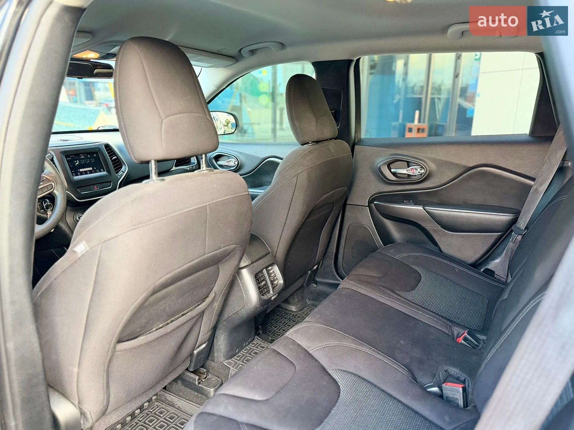 2019 Jeep Cherokee - мініатюра 18
