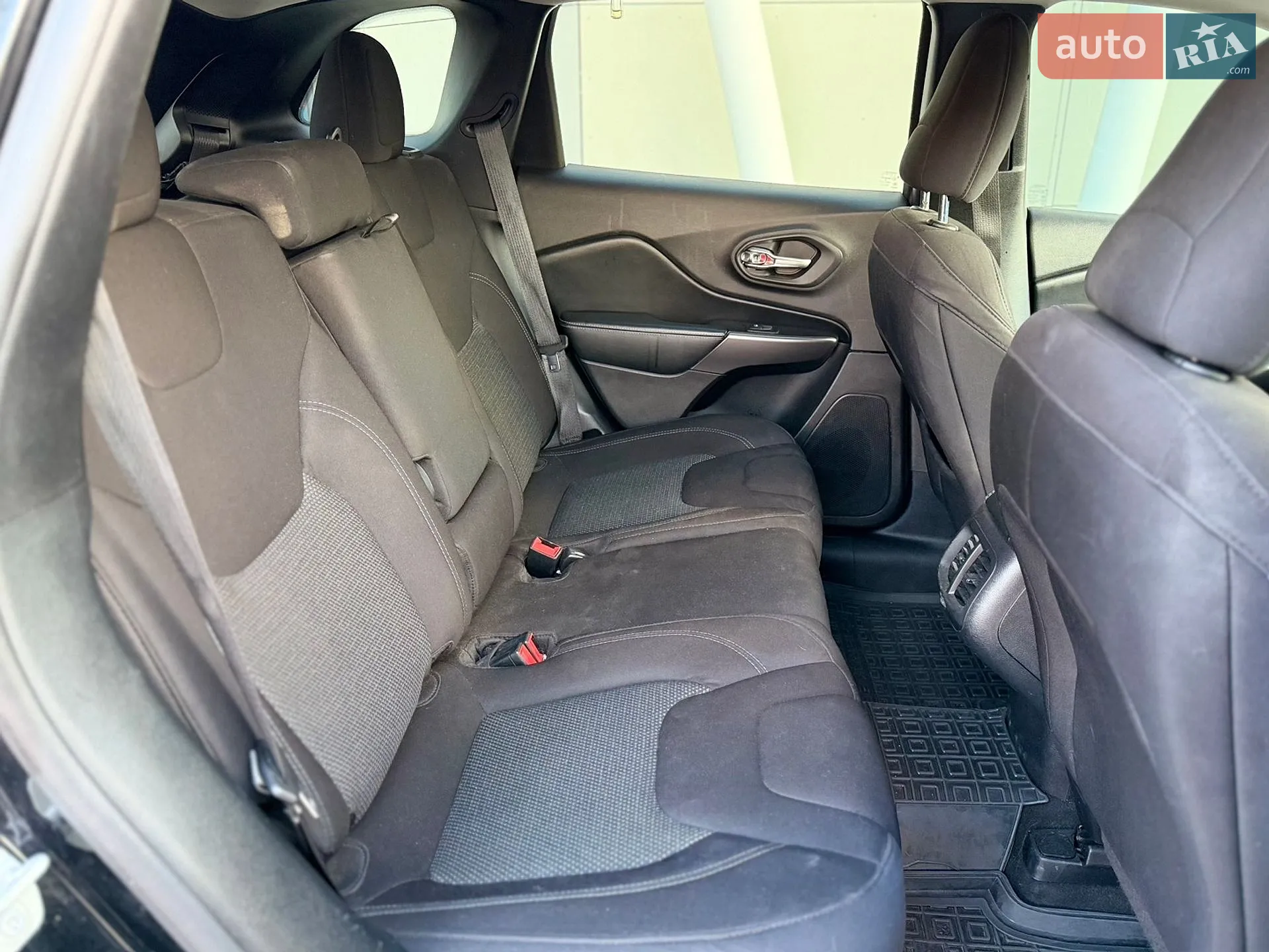 2019 Jeep Cherokee - мініатюра 23