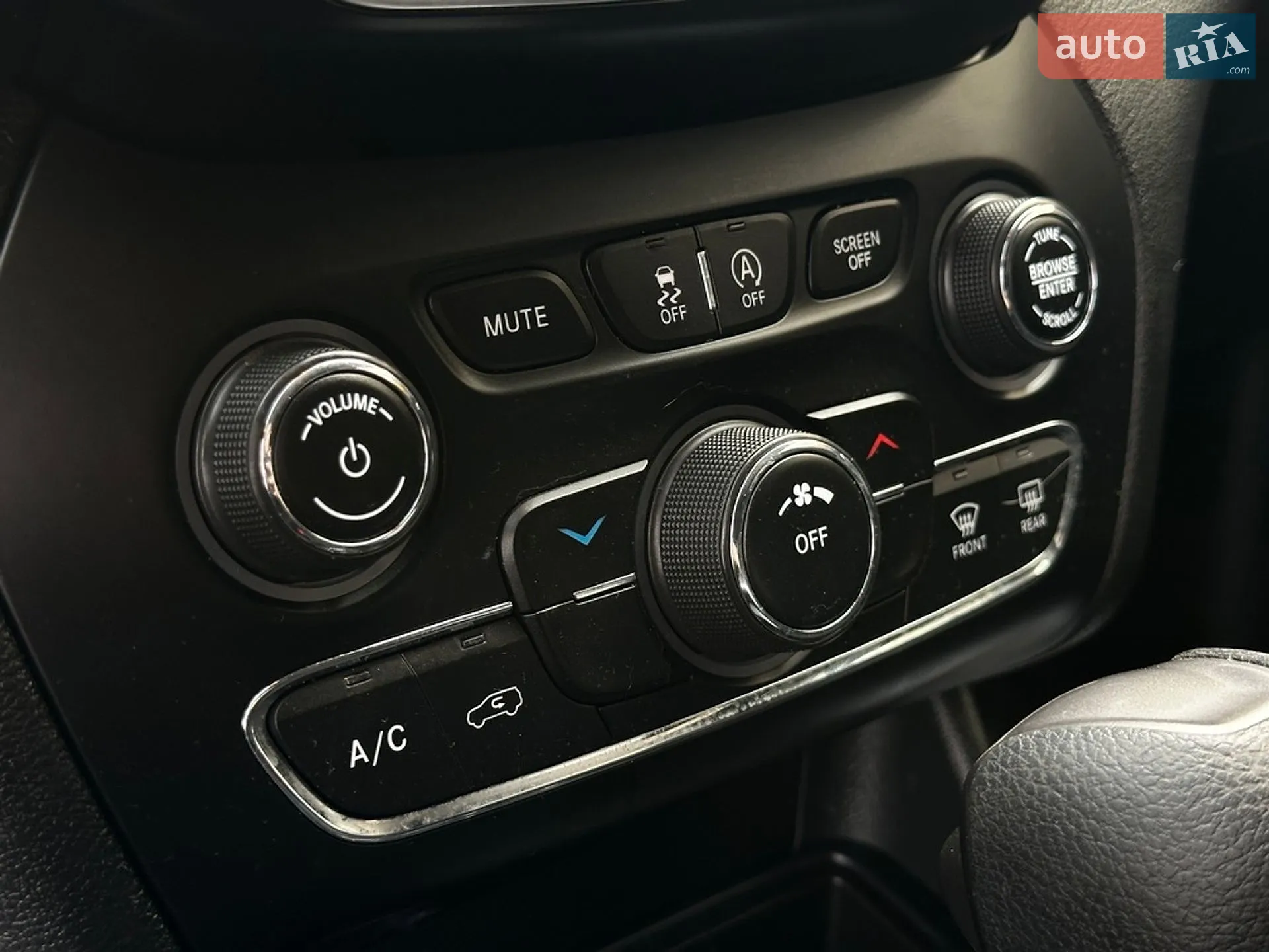 2019 Jeep Cherokee - мініатюра 22
