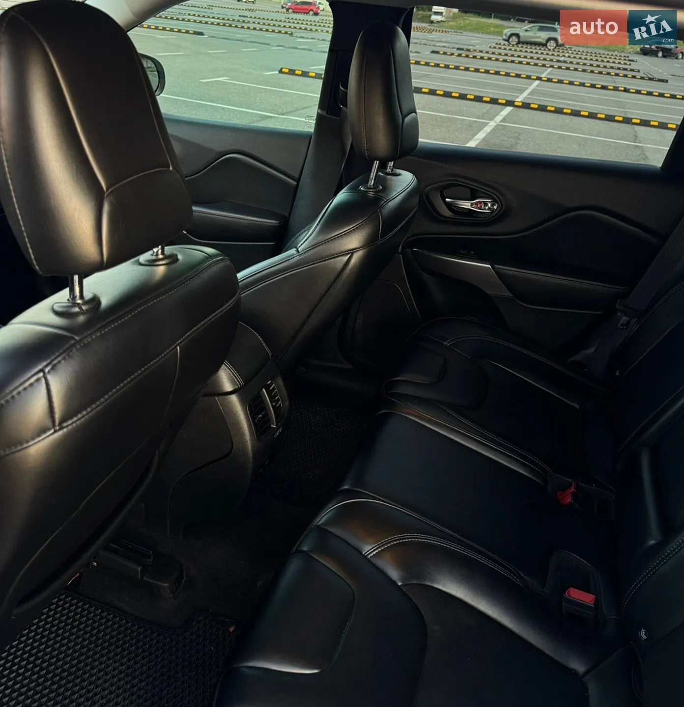 2018 Jeep Cherokee - мініатюра 17