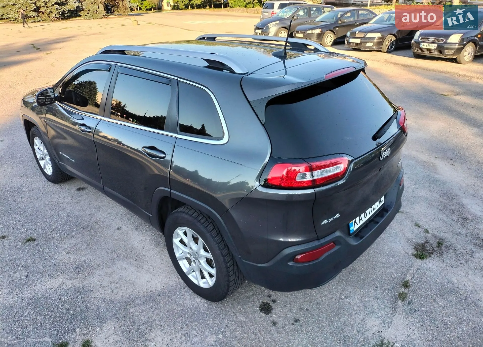 2016 Jeep Cherokee - мініатюра 12