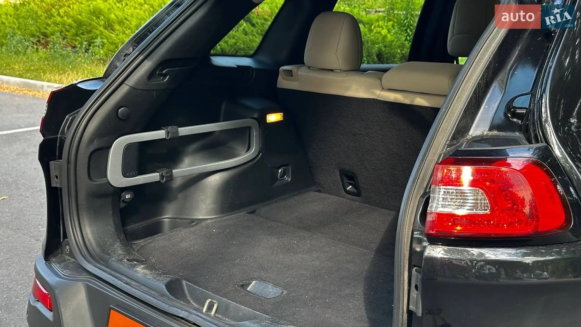 2016 Jeep Cherokee - мініатюра 27