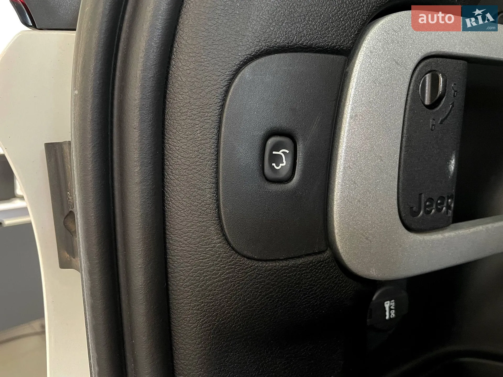 2014 Jeep Cherokee - мініатюра 39