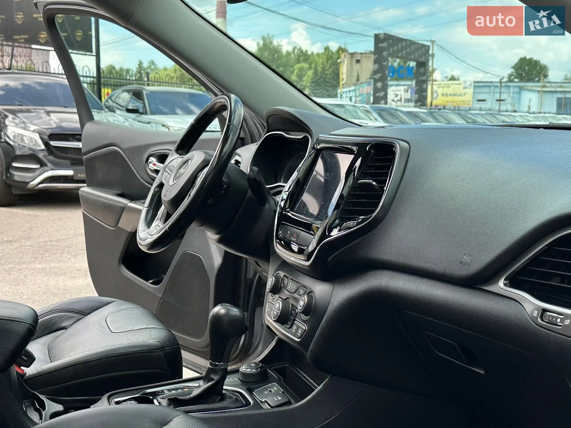 2020 Jeep Cherokee - мініатюра 26