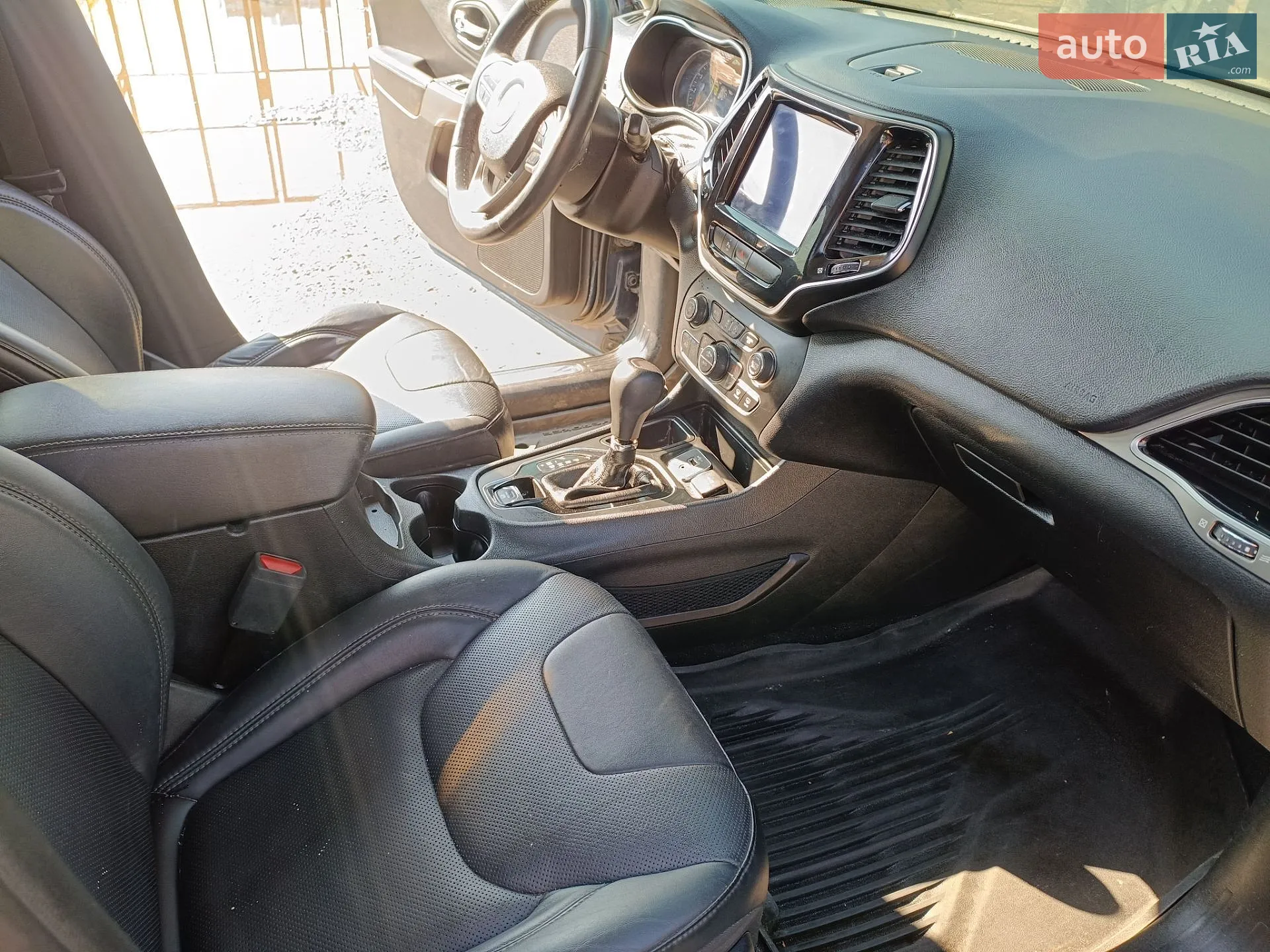 2019 Jeep Cherokee - мініатюра 13
