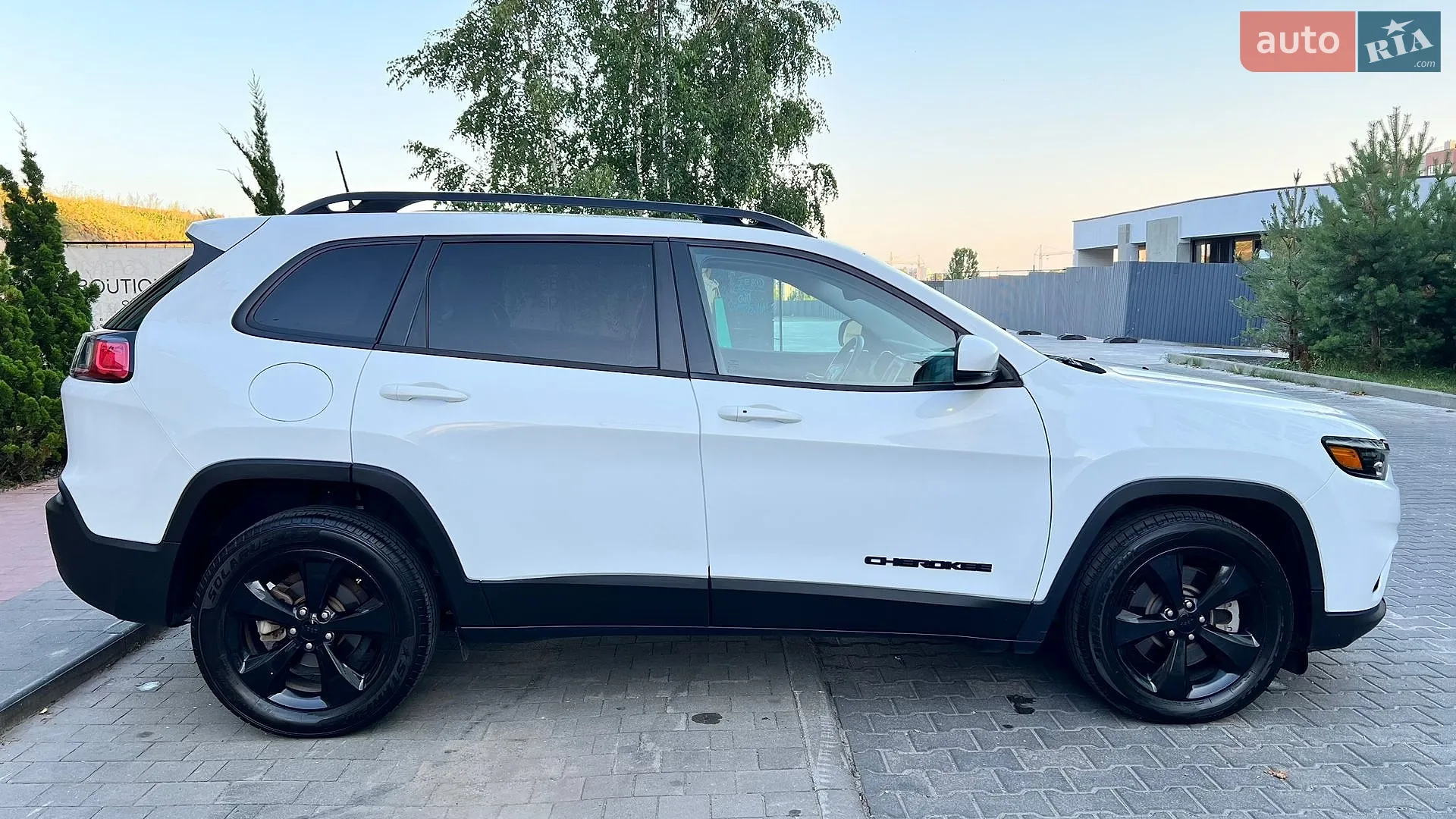 2020 Jeep Cherokee - мініатюра 7