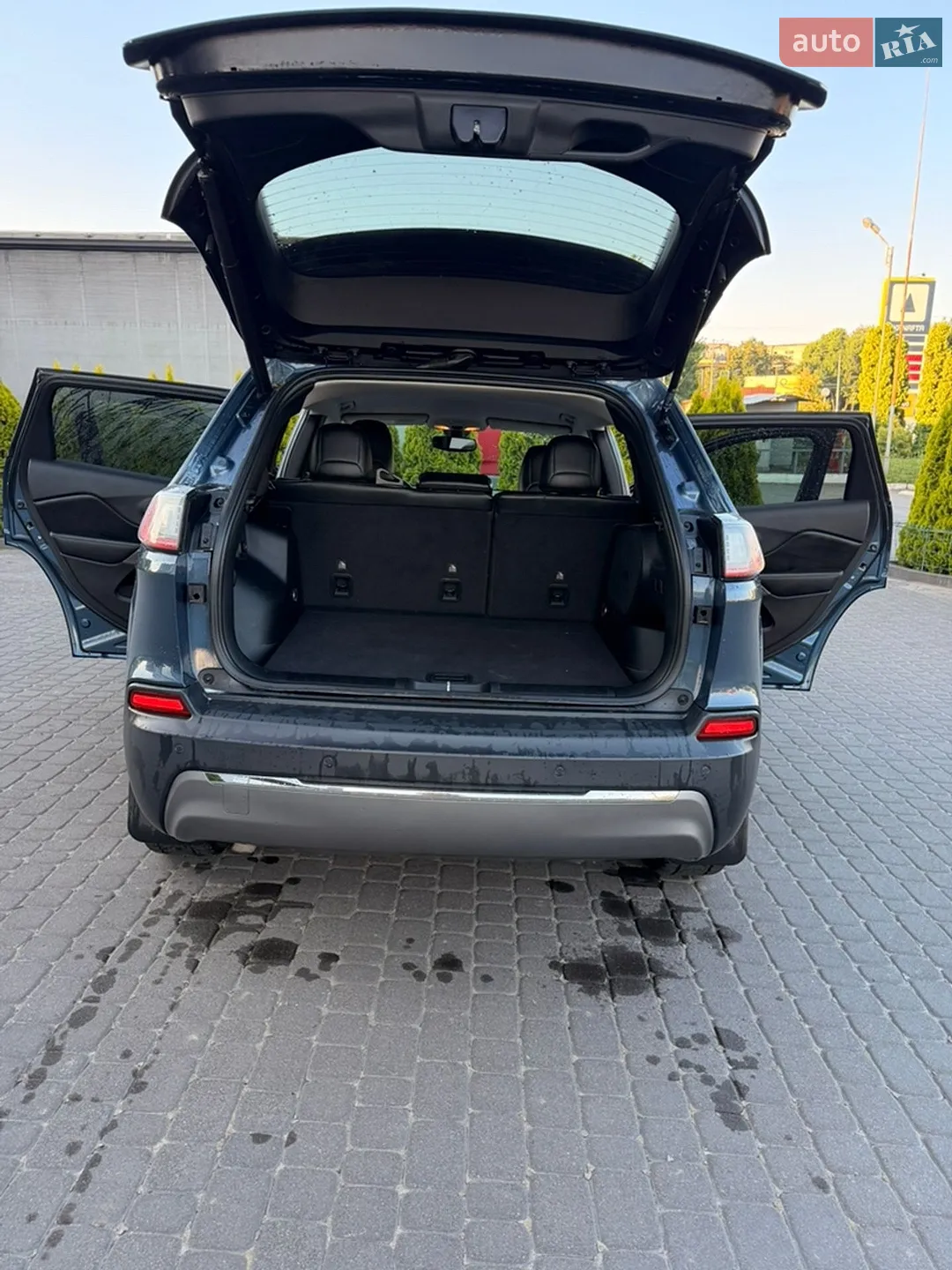 2019 Jeep Cherokee - мініатюра 12