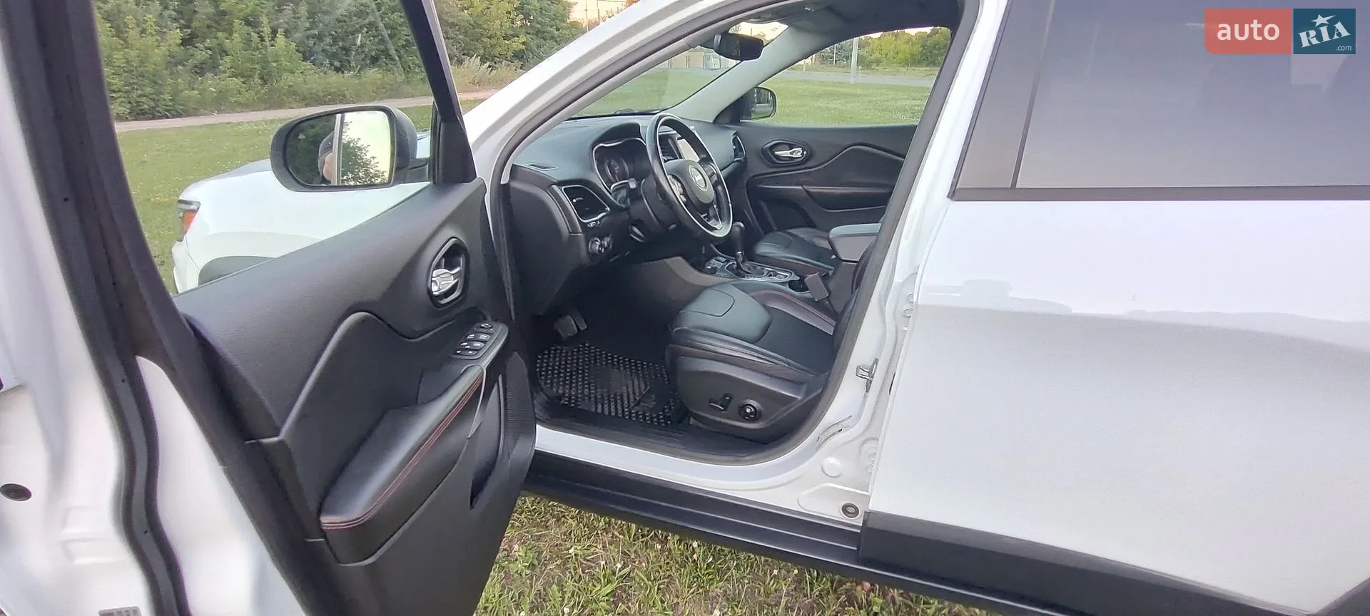 2020 Jeep Cherokee - мініатюра 13