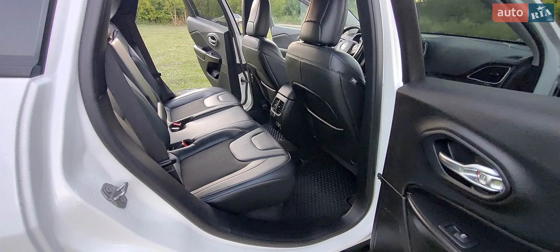2020 Jeep Cherokee - мініатюра 20