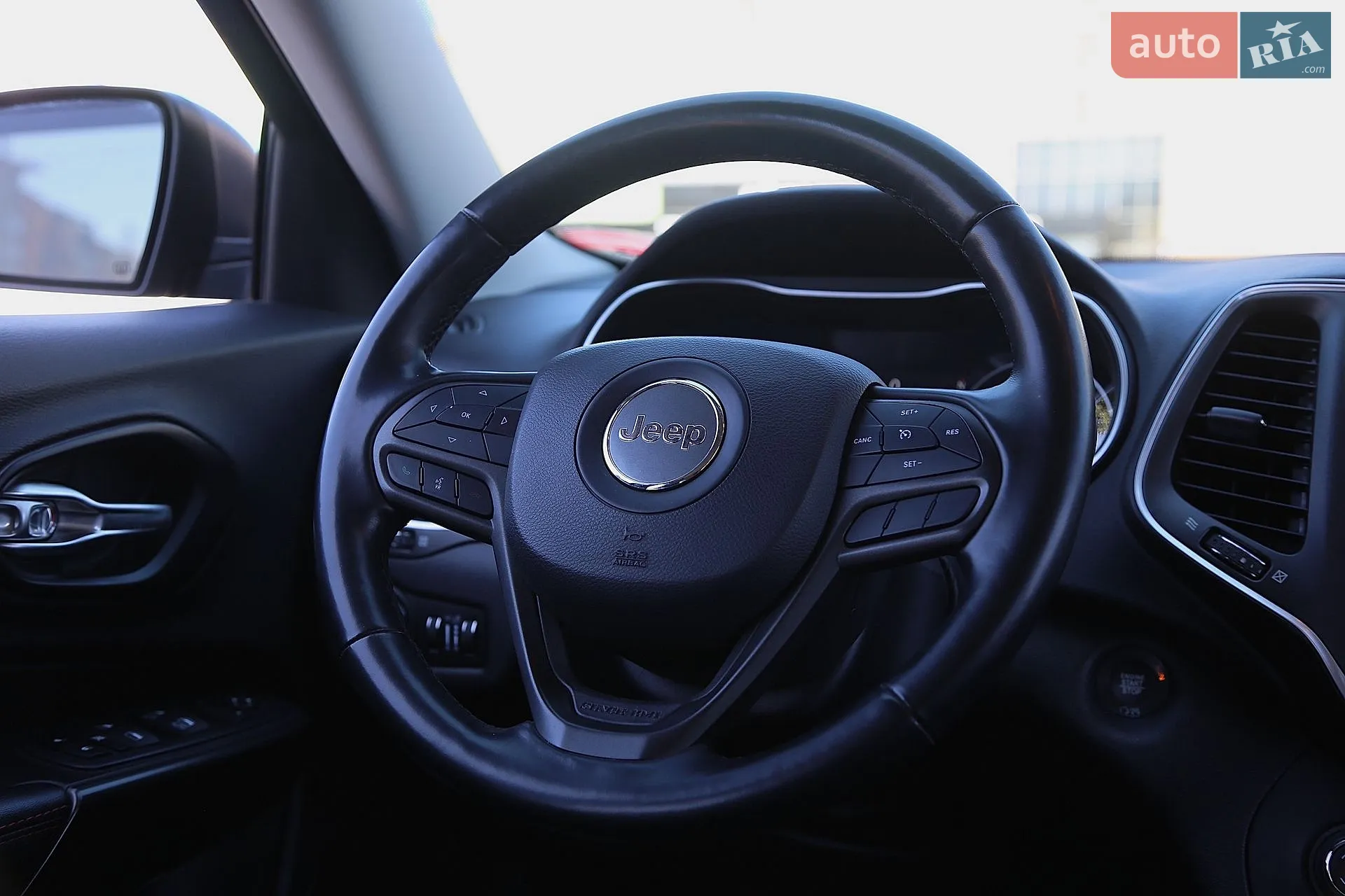 2020 Jeep Cherokee - мініатюра 17