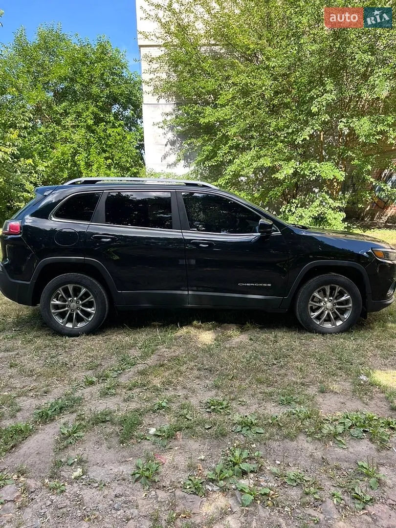 2019 Jeep Cherokee - мініатюра 3