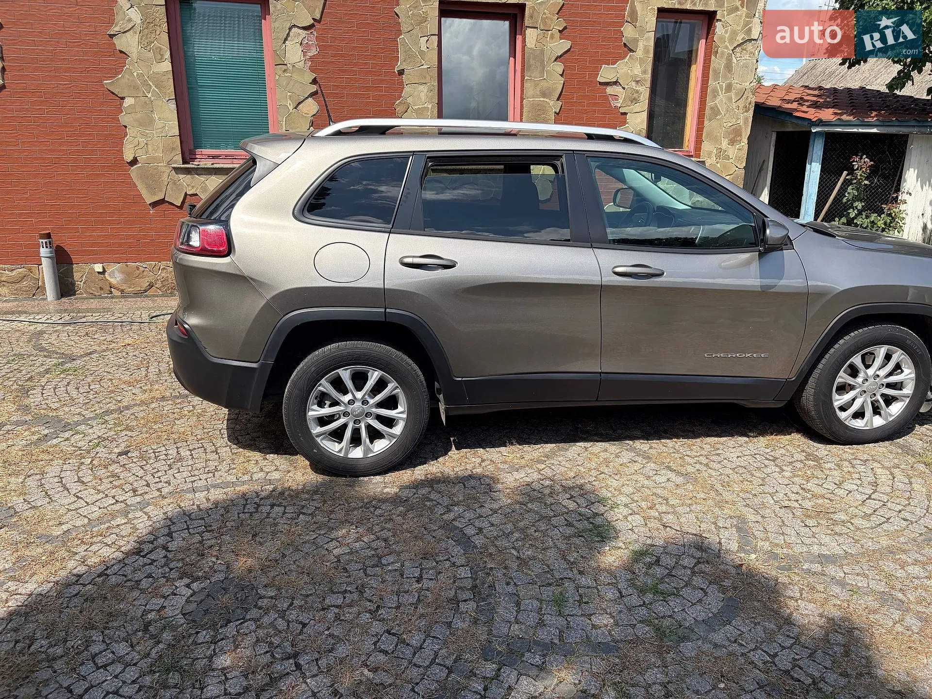 2020 Jeep Cherokee - мініатюра 6