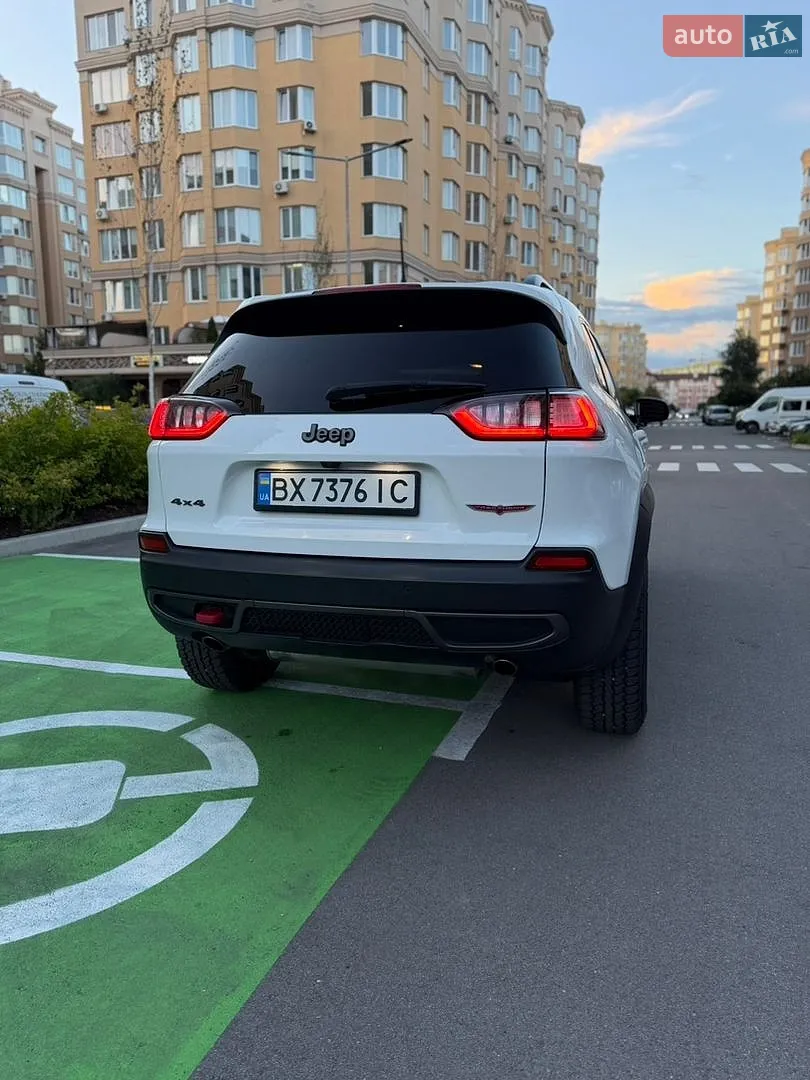 2020 Jeep Cherokee - мініатюра 5