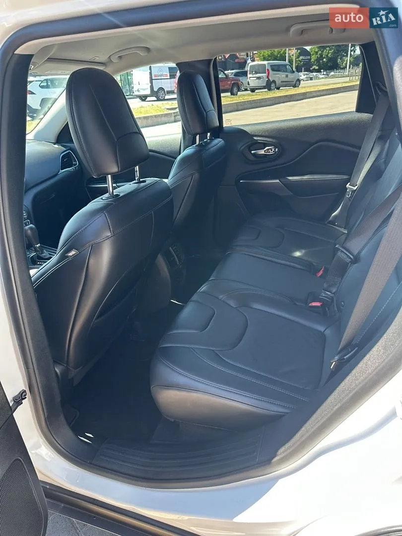 2019 Jeep Cherokee - мініатюра 10