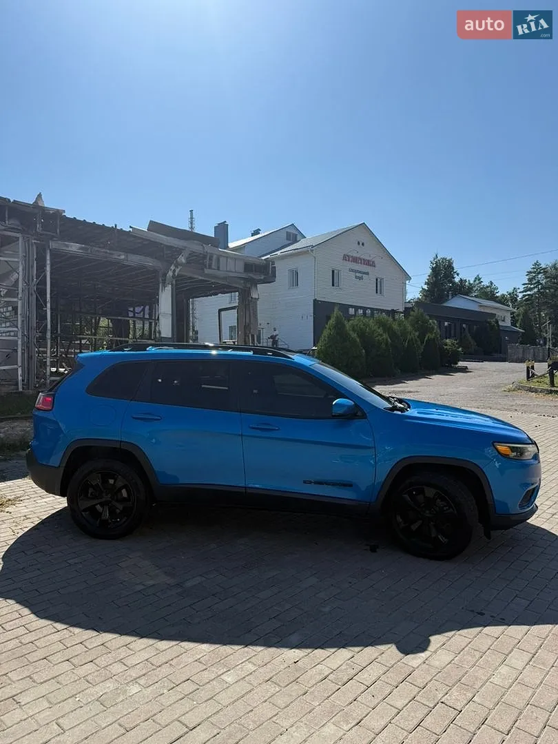 Jeep Cherokee 2019 VIN 1C4PJMLBXLD536919 фото оголошення 4 з 31