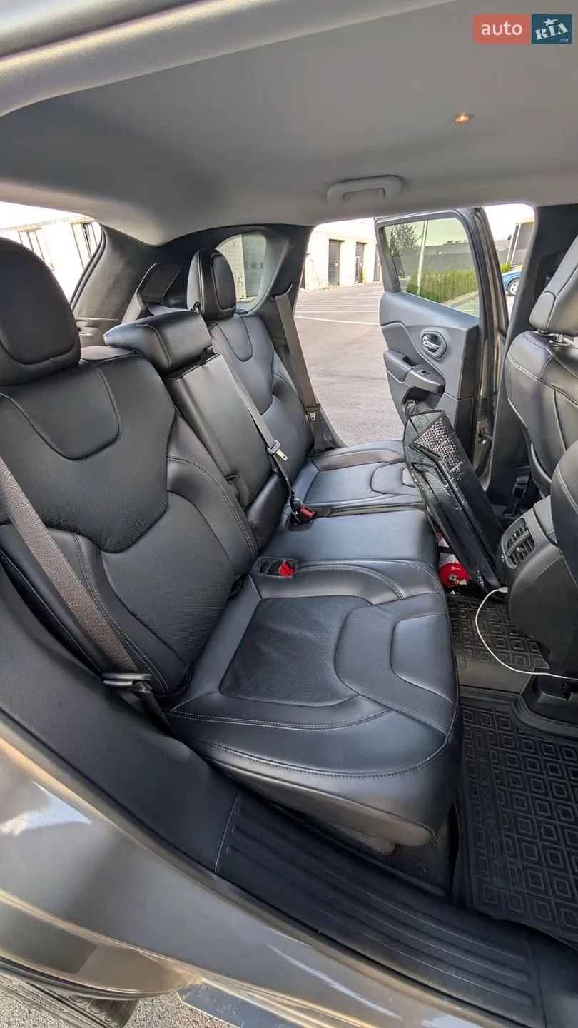 2020 Jeep Cherokee - мініатюра 6