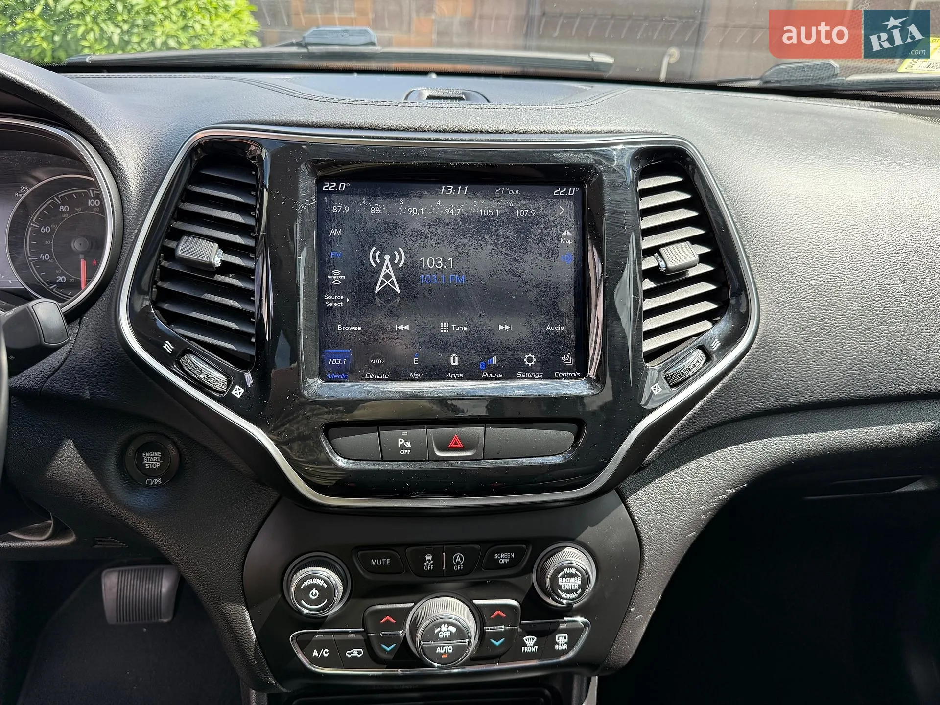 2020 Jeep Cherokee - мініатюра 32
