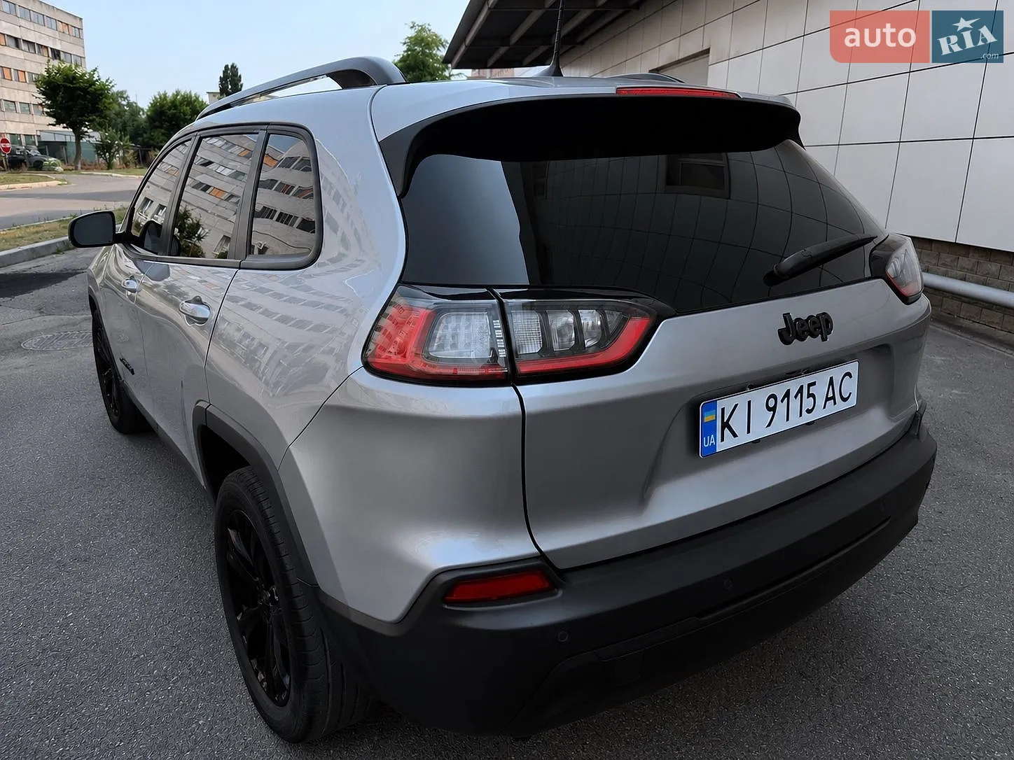 2020 Jeep Cherokee - мініатюра 3