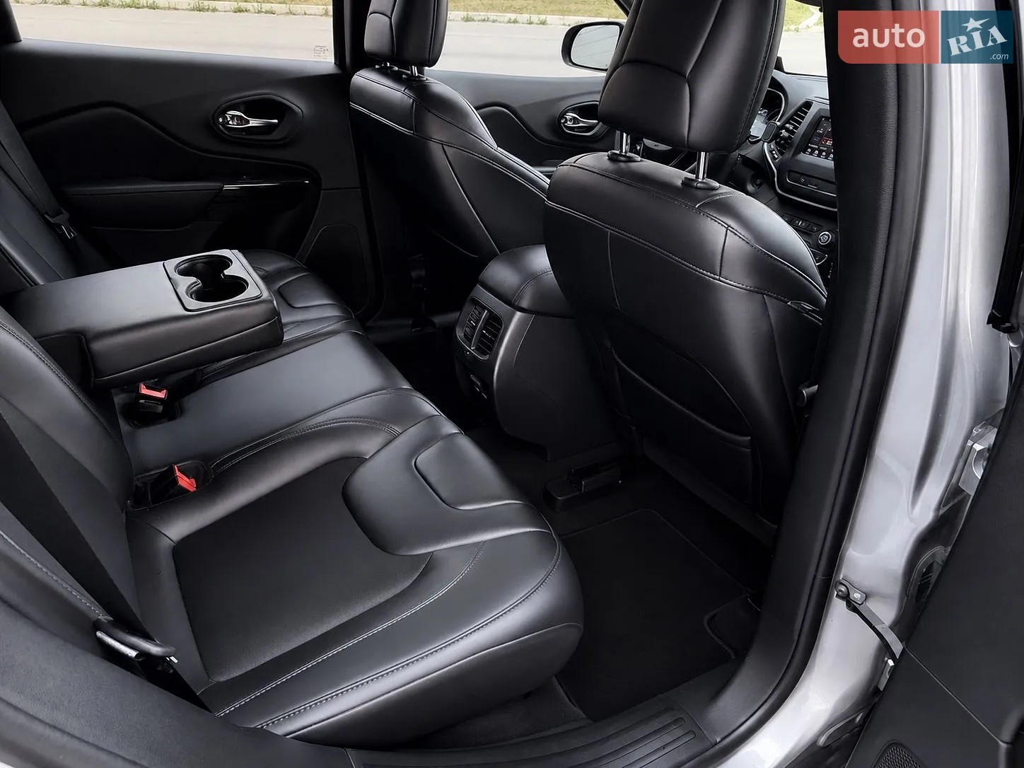 2020 Jeep Cherokee - мініатюра 12